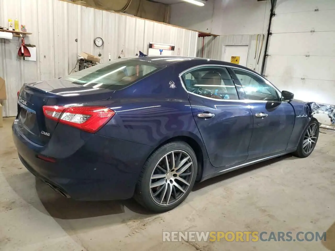 3 Photograph of a damaged car ZAM57YTA2L1351863 MASERATI ALL MODELS 2020