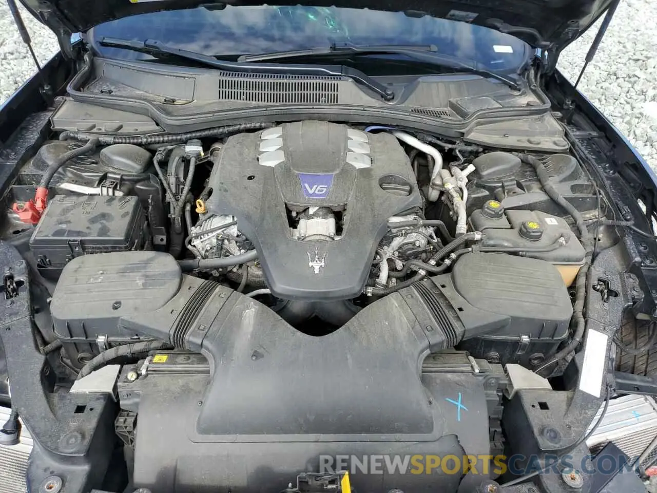 11 Photograph of a damaged car ZAM57YTA7L1344357 MASERATI ALL MODELS 2020