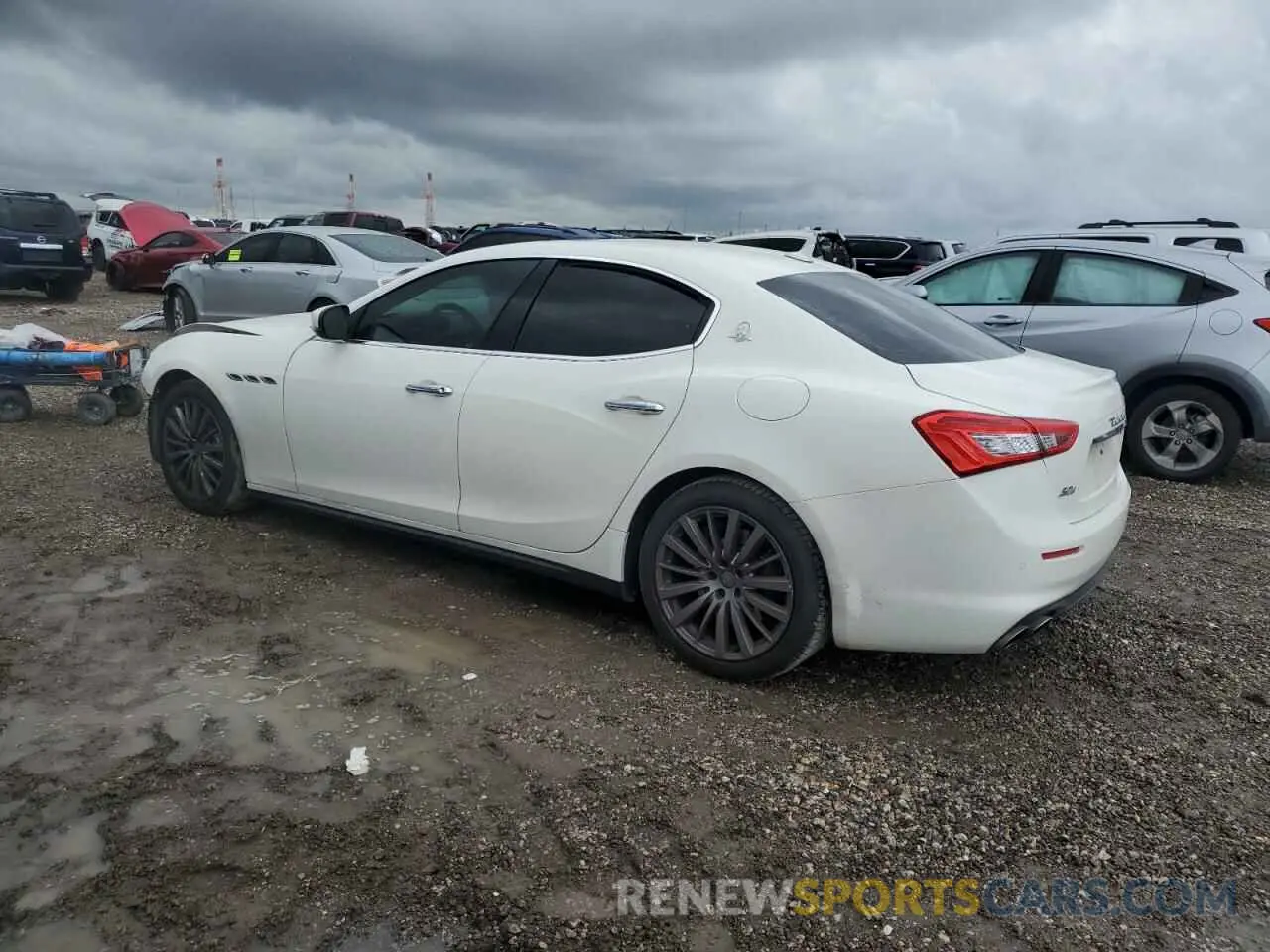 2 Photograph of a damaged car ZAM57YTAXL1345101 MASERATI ALL MODELS 2020