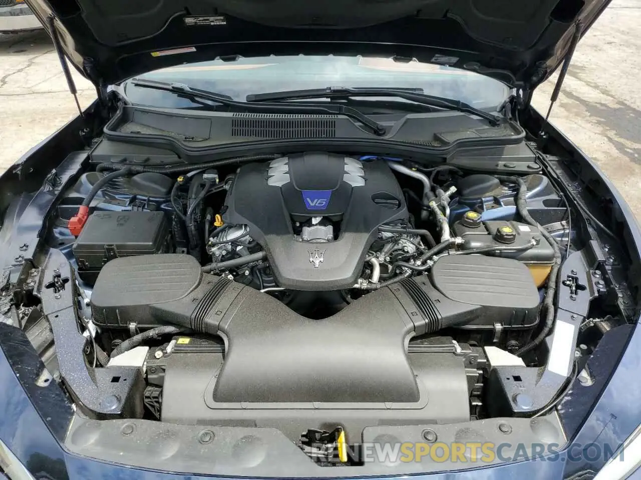 11 Photograph of a damaged car ZAM57YTL0L1351815 MASERATI ALL MODELS 2020