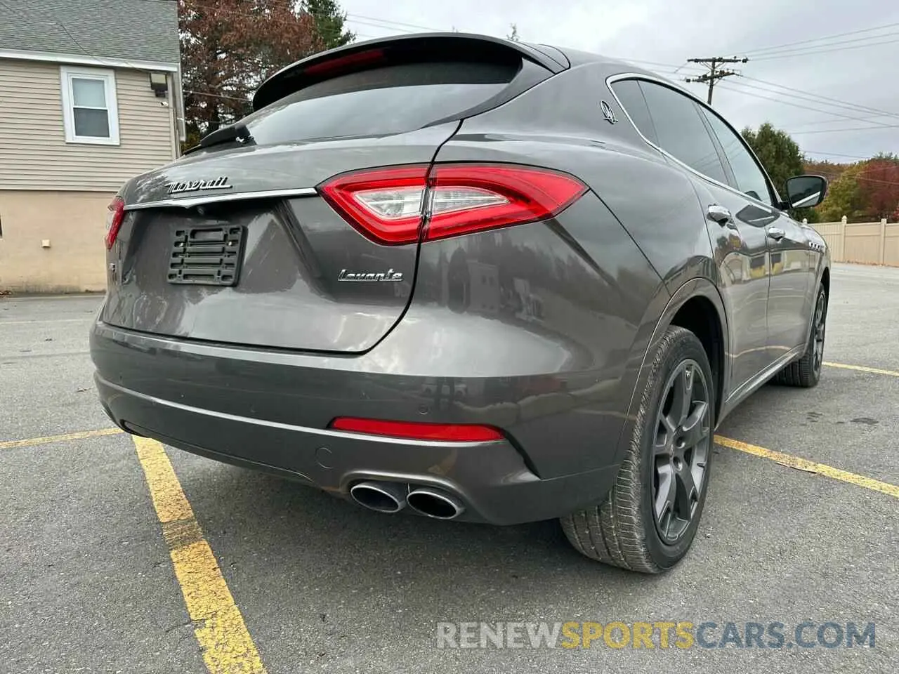 3 Photograph of a damaged car ZN661XUA4LX352737 MASERATI ALL MODELS 2020