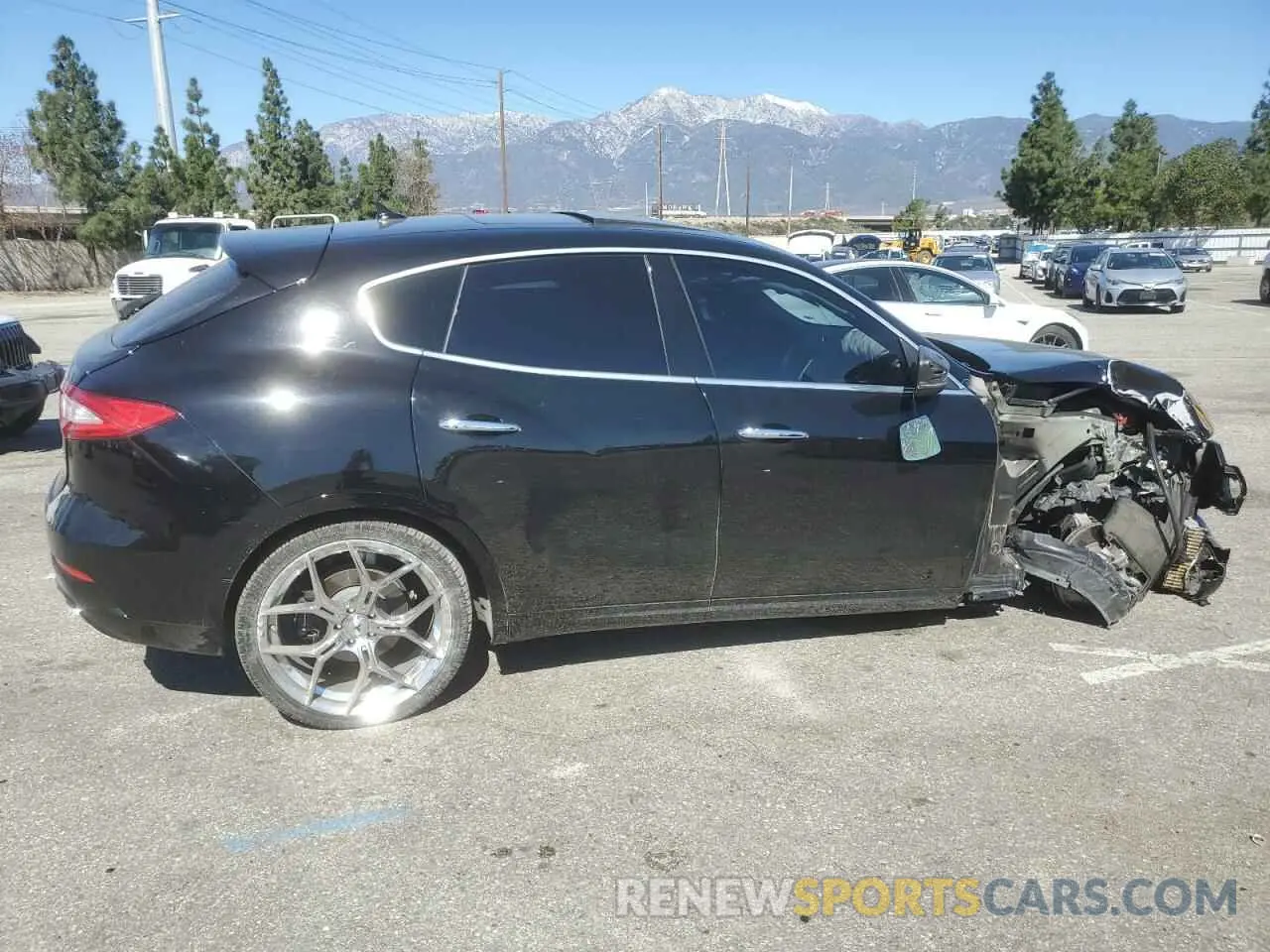 3 Photograph of a damaged car ZN661YUA4LX344675 MASERATI ALL MODELS 2020