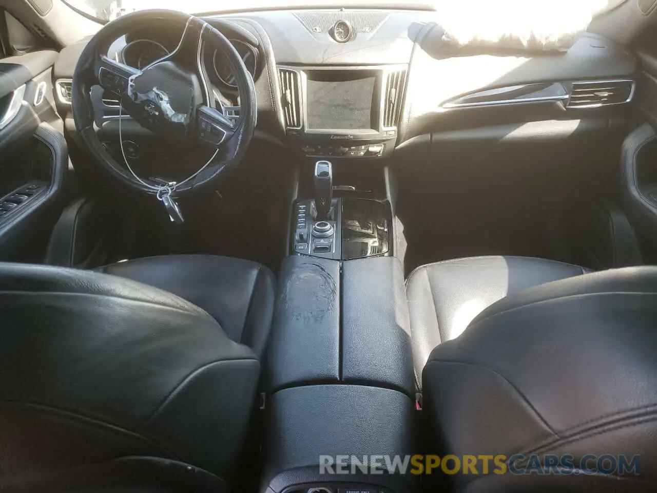 8 Photograph of a damaged car ZN661YUA4LX344675 MASERATI ALL MODELS 2020