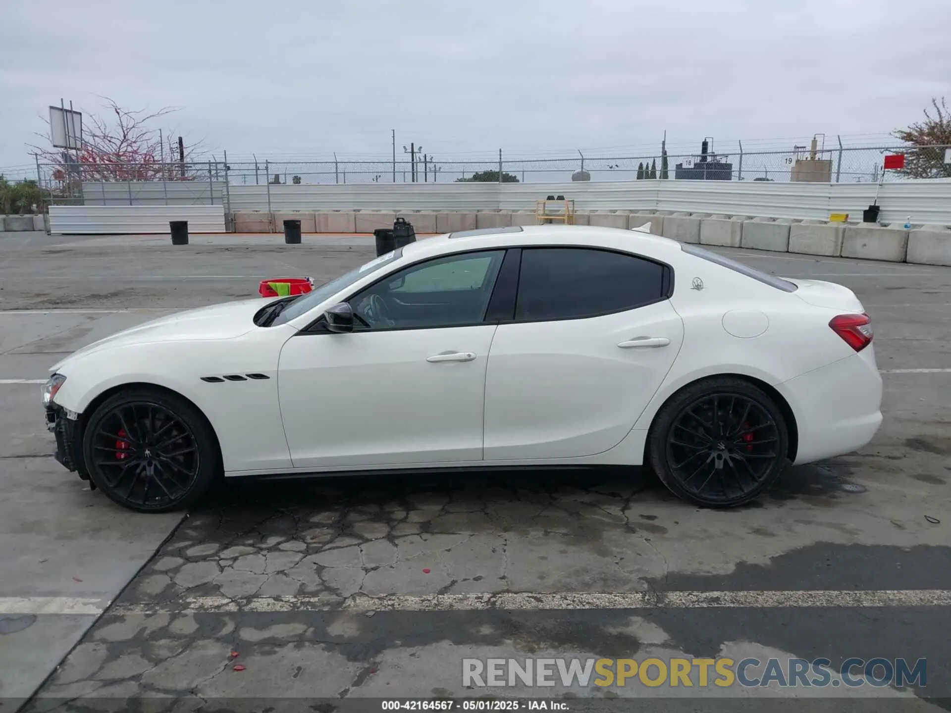 15 Photograph of a damaged car ZAM57XSA3K1334046 MASERATI GHIBLI 2019