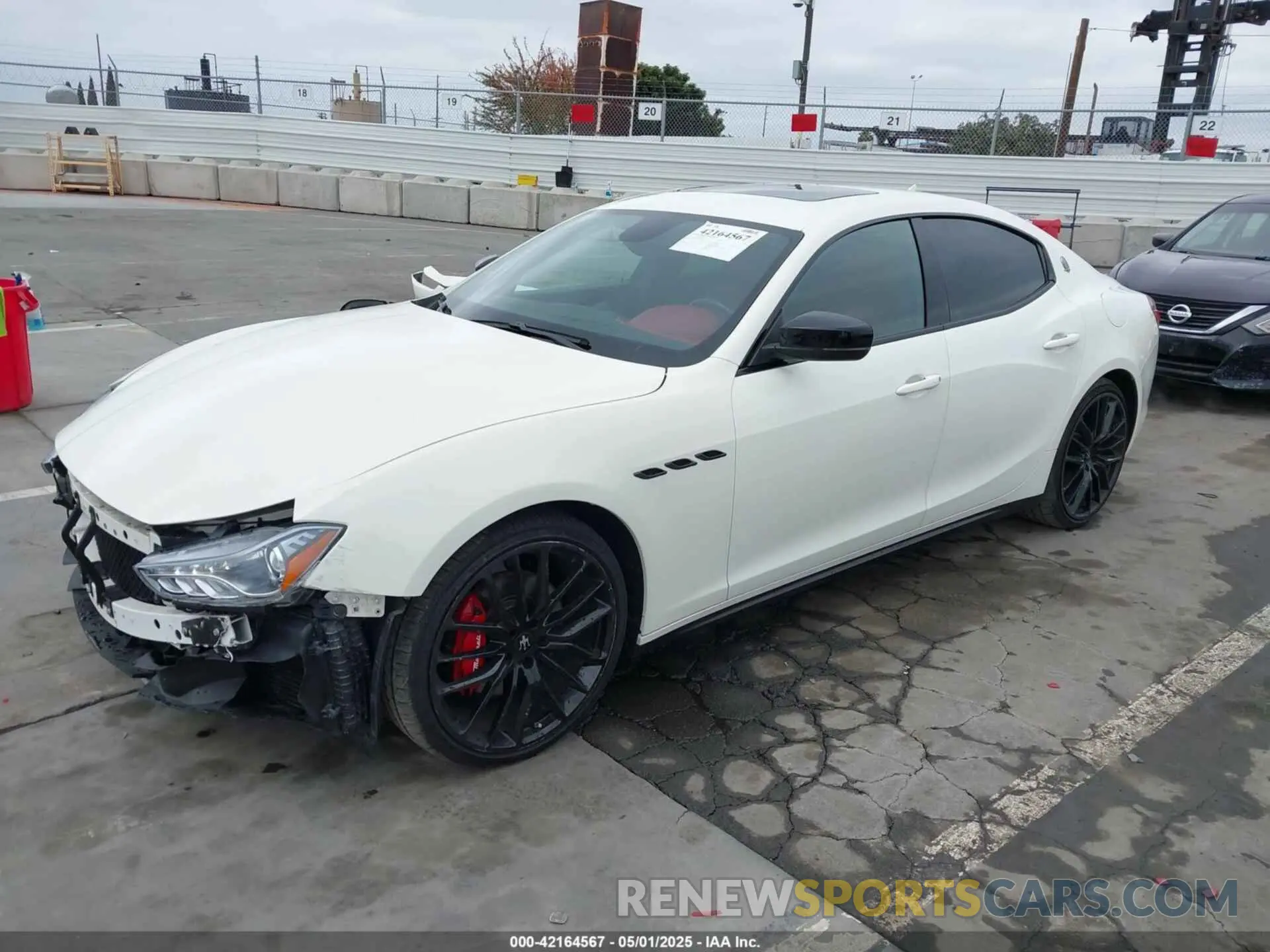 2 Photograph of a damaged car ZAM57XSA3K1334046 MASERATI GHIBLI 2019