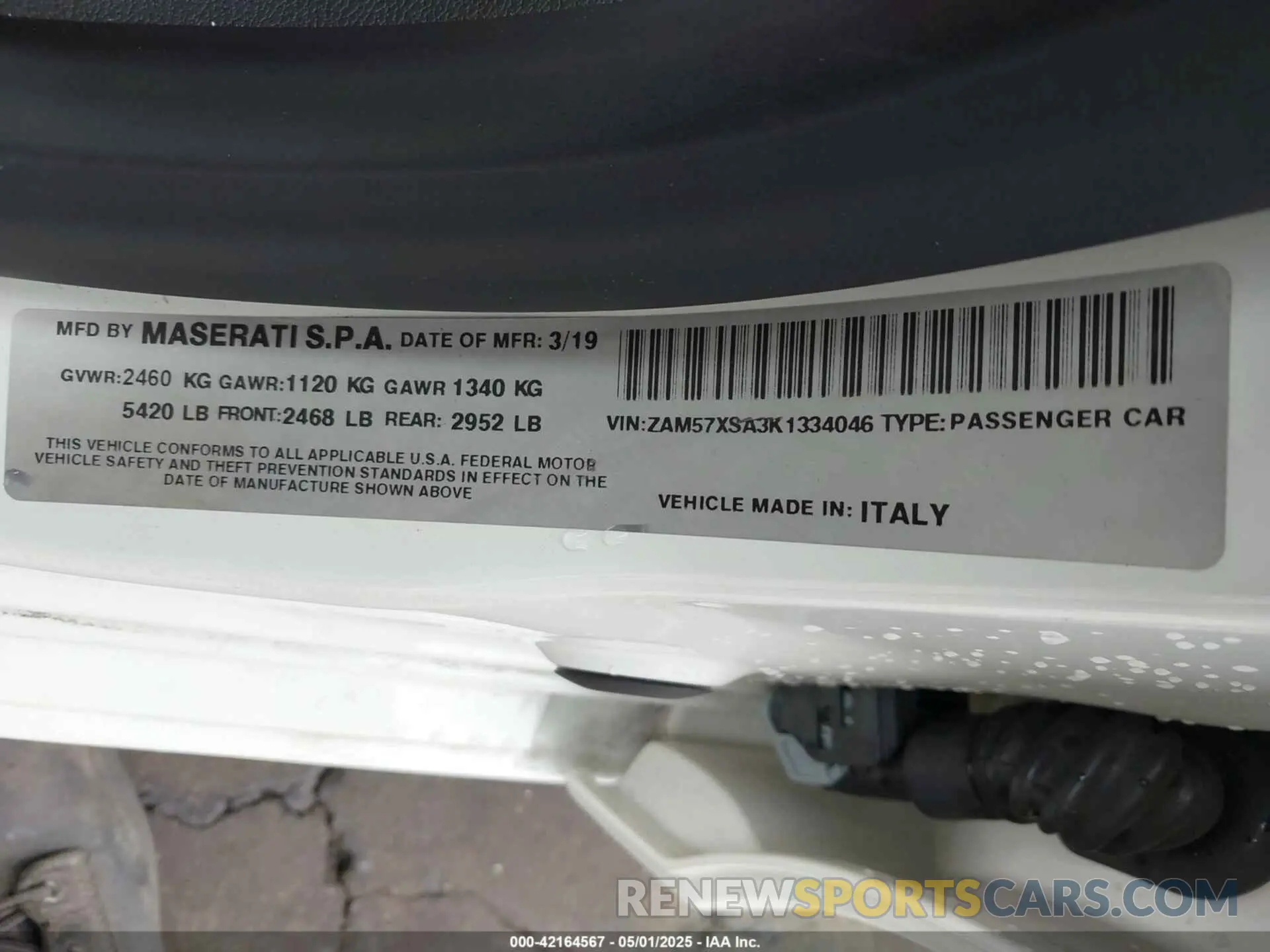 9 Photograph of a damaged car ZAM57XSA3K1334046 MASERATI GHIBLI 2019