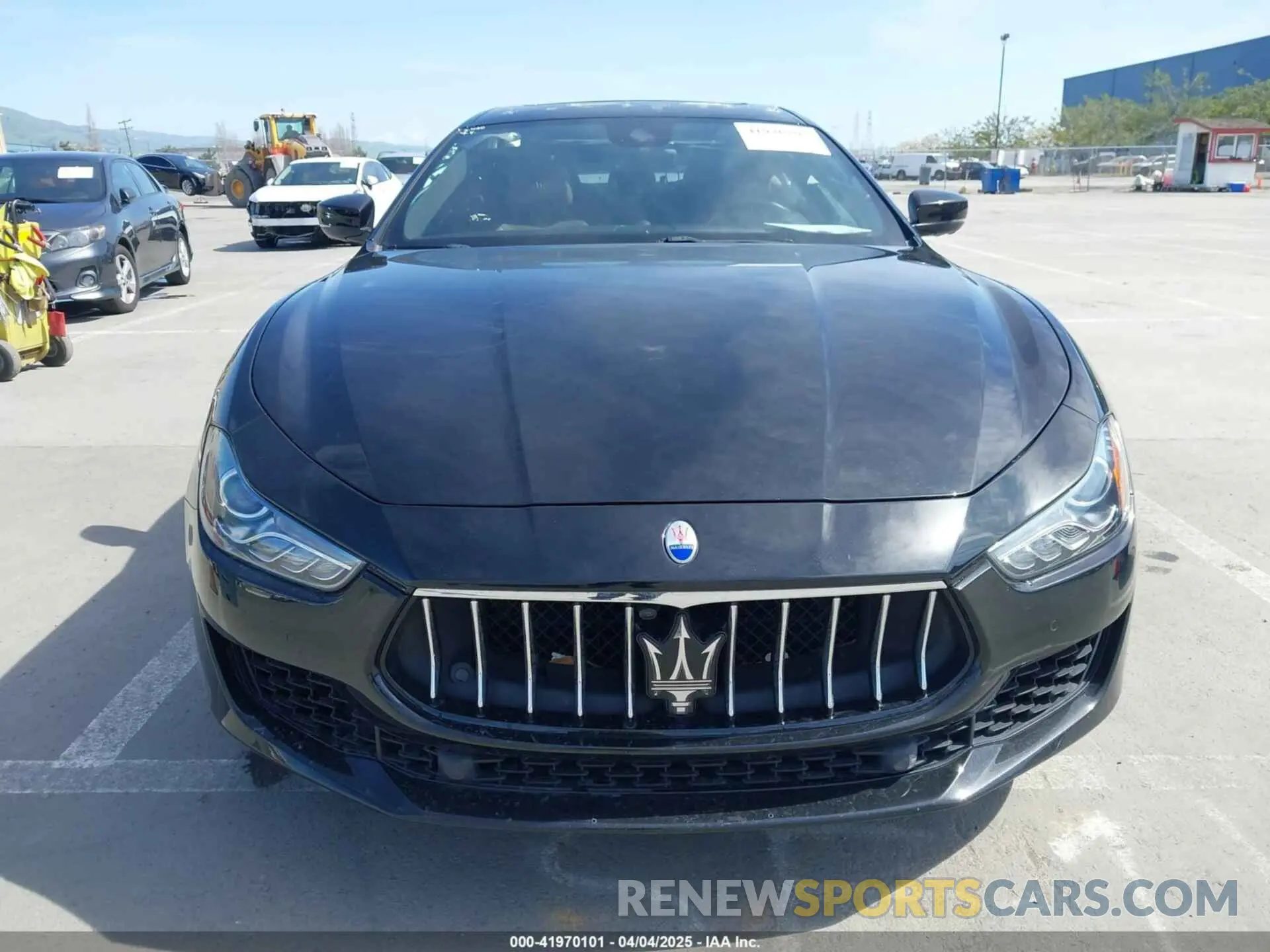 12 Photograph of a damaged car ZAM57XSA5K1328183 MASERATI GHIBLI 2019