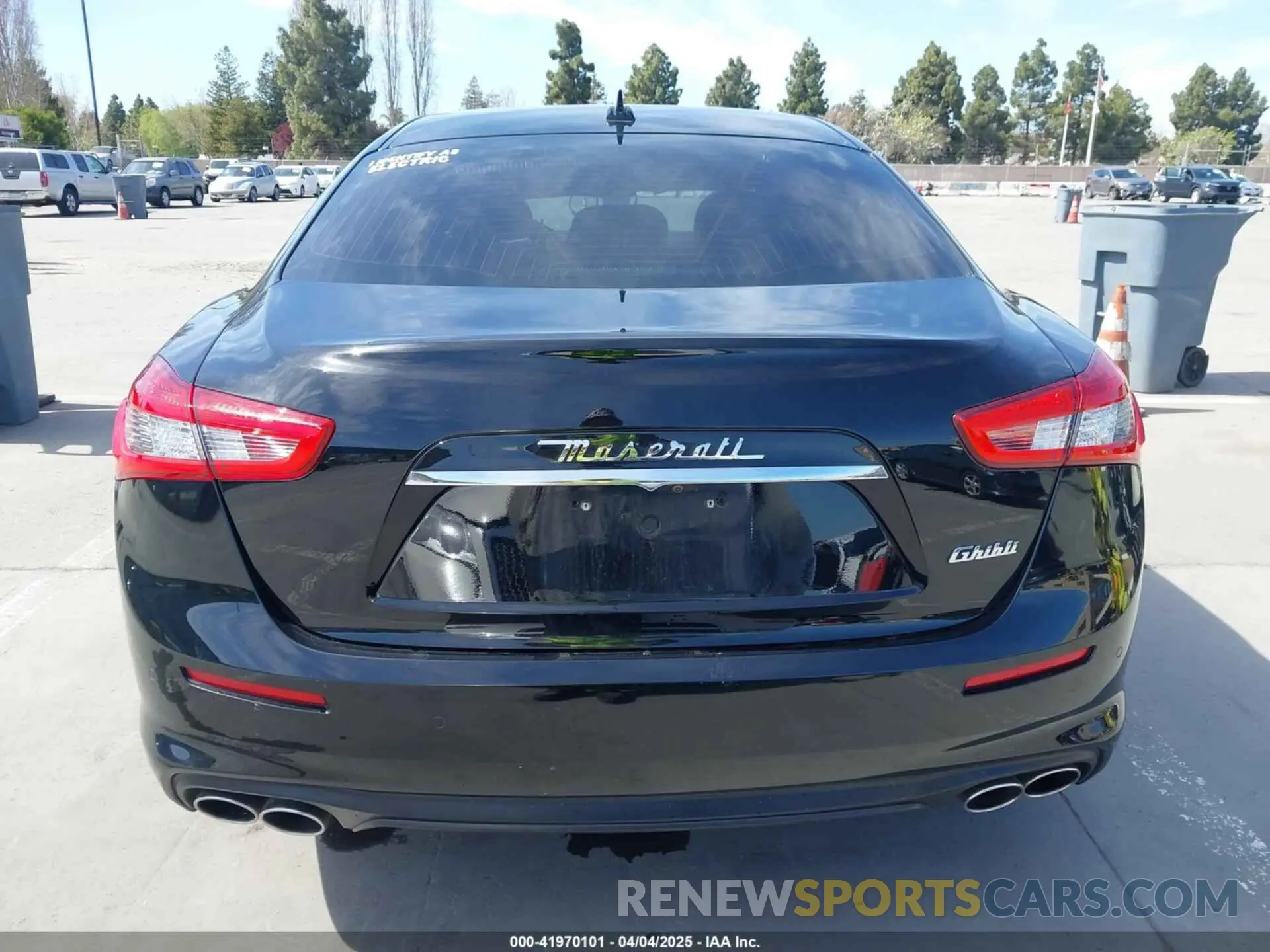 16 Photograph of a damaged car ZAM57XSA5K1328183 MASERATI GHIBLI 2019