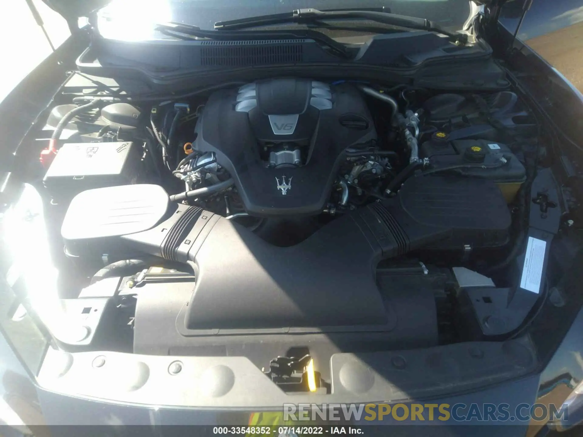 10 Photograph of a damaged car ZAM57XSA7K1320070 MASERATI GHIBLI 2019