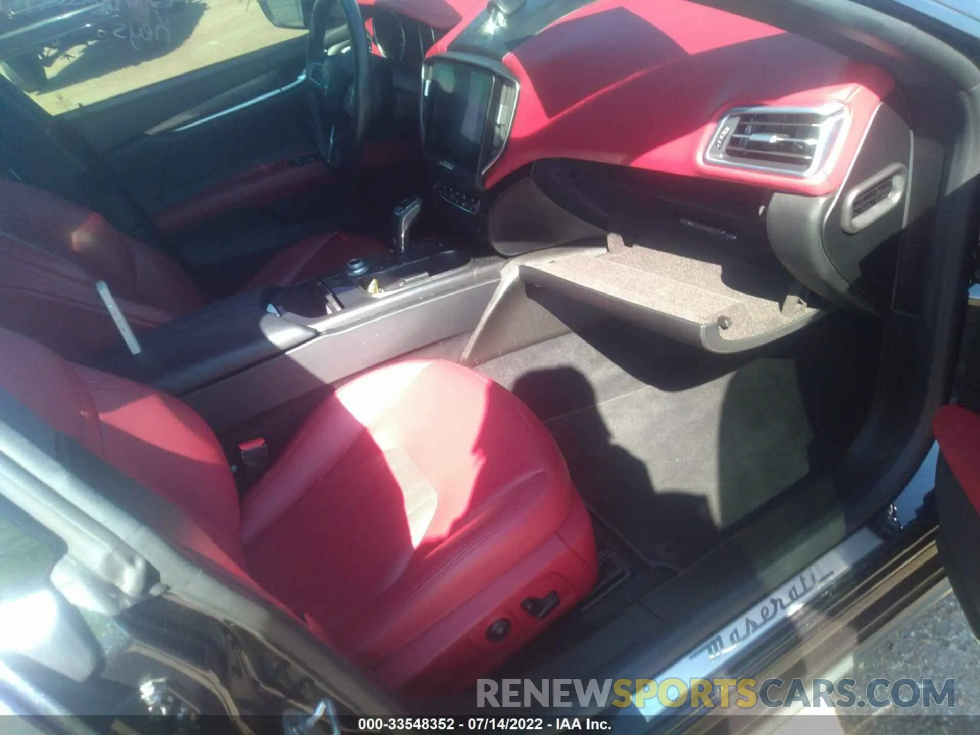 5 Photograph of a damaged car ZAM57XSA7K1320070 MASERATI GHIBLI 2019