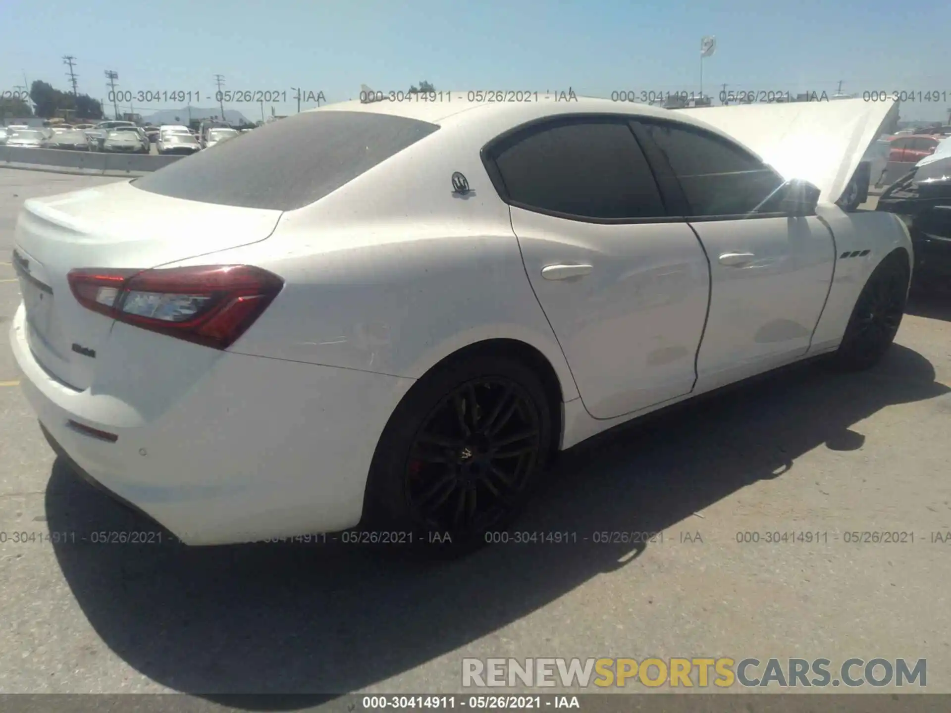 4 Photograph of a damaged car ZAM57XSA8K1320871 MASERATI GHIBLI 2019