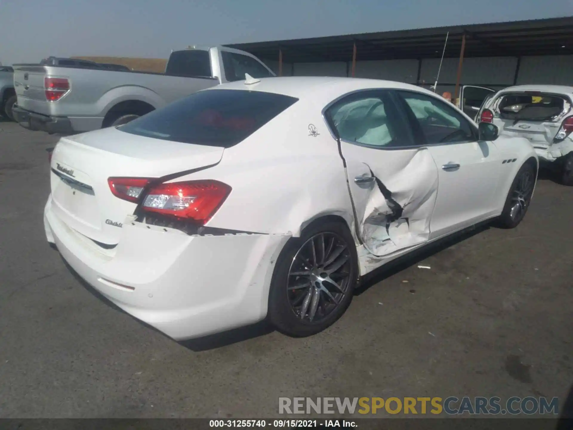 4 Photograph of a damaged car ZAM57XSA9K1324959 MASERATI GHIBLI 2019