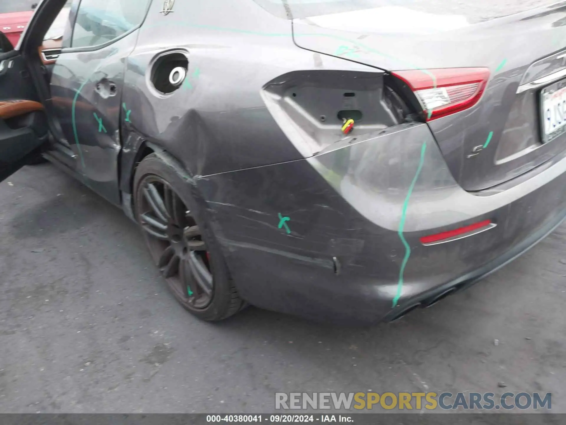 12 Photograph of a damaged car ZAM57YSAXK1334096 MASERATI GHIBLI 2019