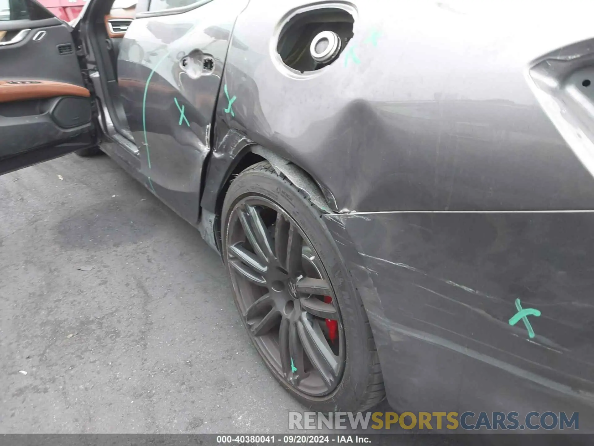 21 Photograph of a damaged car ZAM57YSAXK1334096 MASERATI GHIBLI 2019