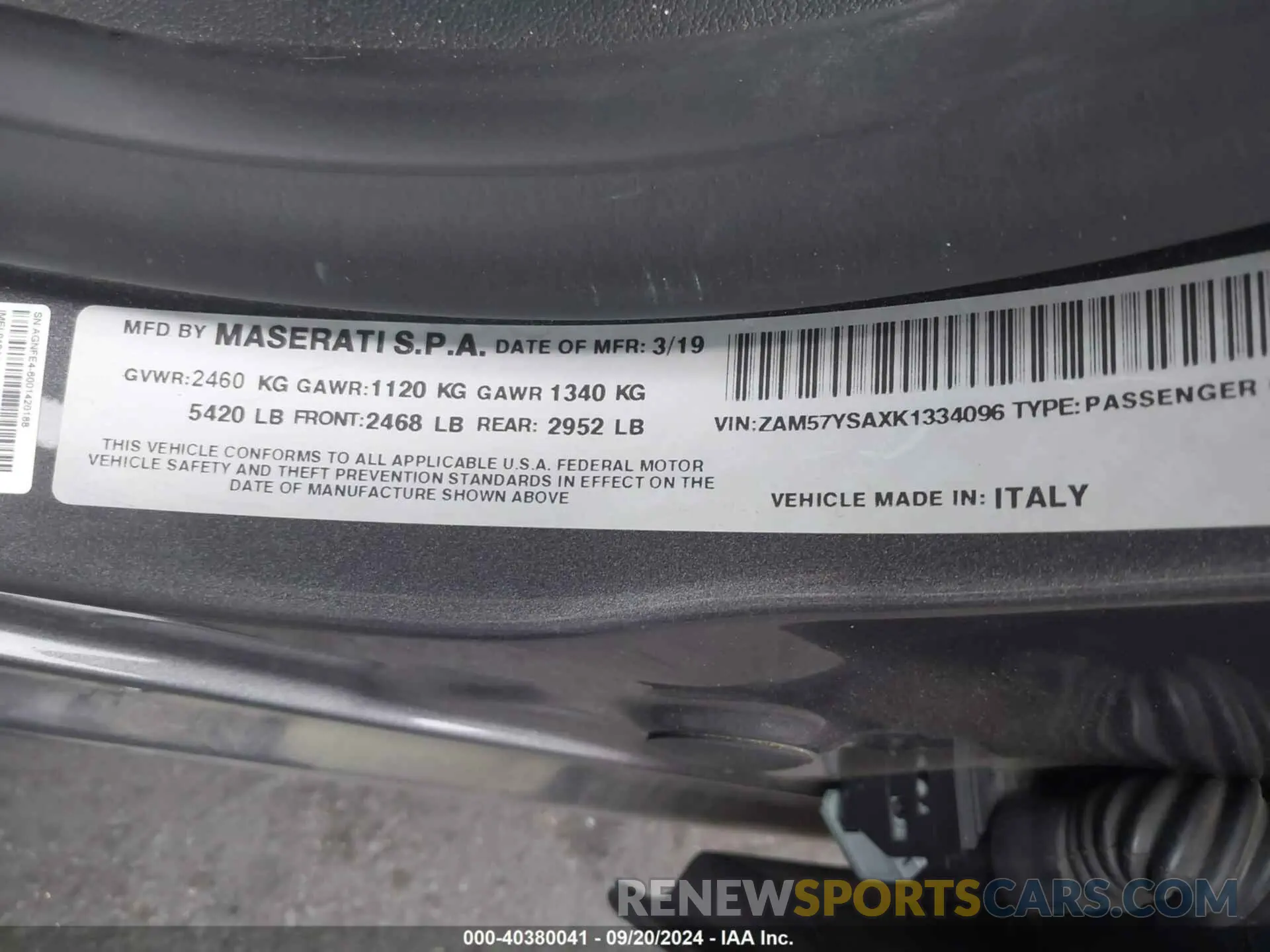 9 Photograph of a damaged car ZAM57YSAXK1334096 MASERATI GHIBLI 2019