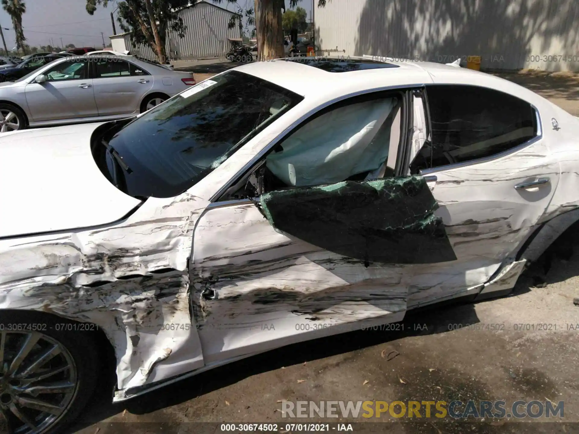 6 Photograph of a damaged car ZAM57YTA0K1336504 MASERATI GHIBLI 2019