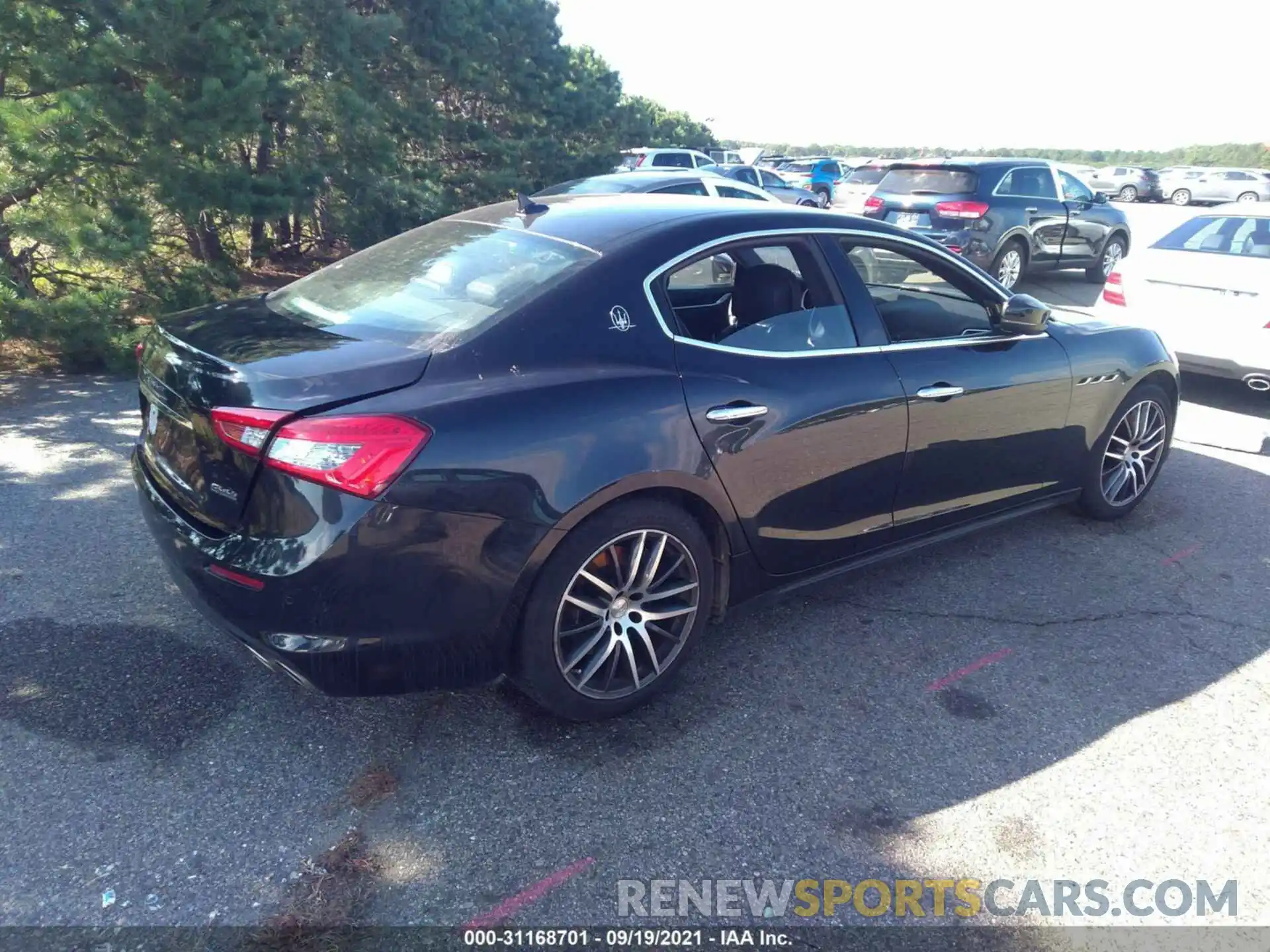 4 Photograph of a damaged car ZAM57YTA0K1339578 MASERATI GHIBLI 2019