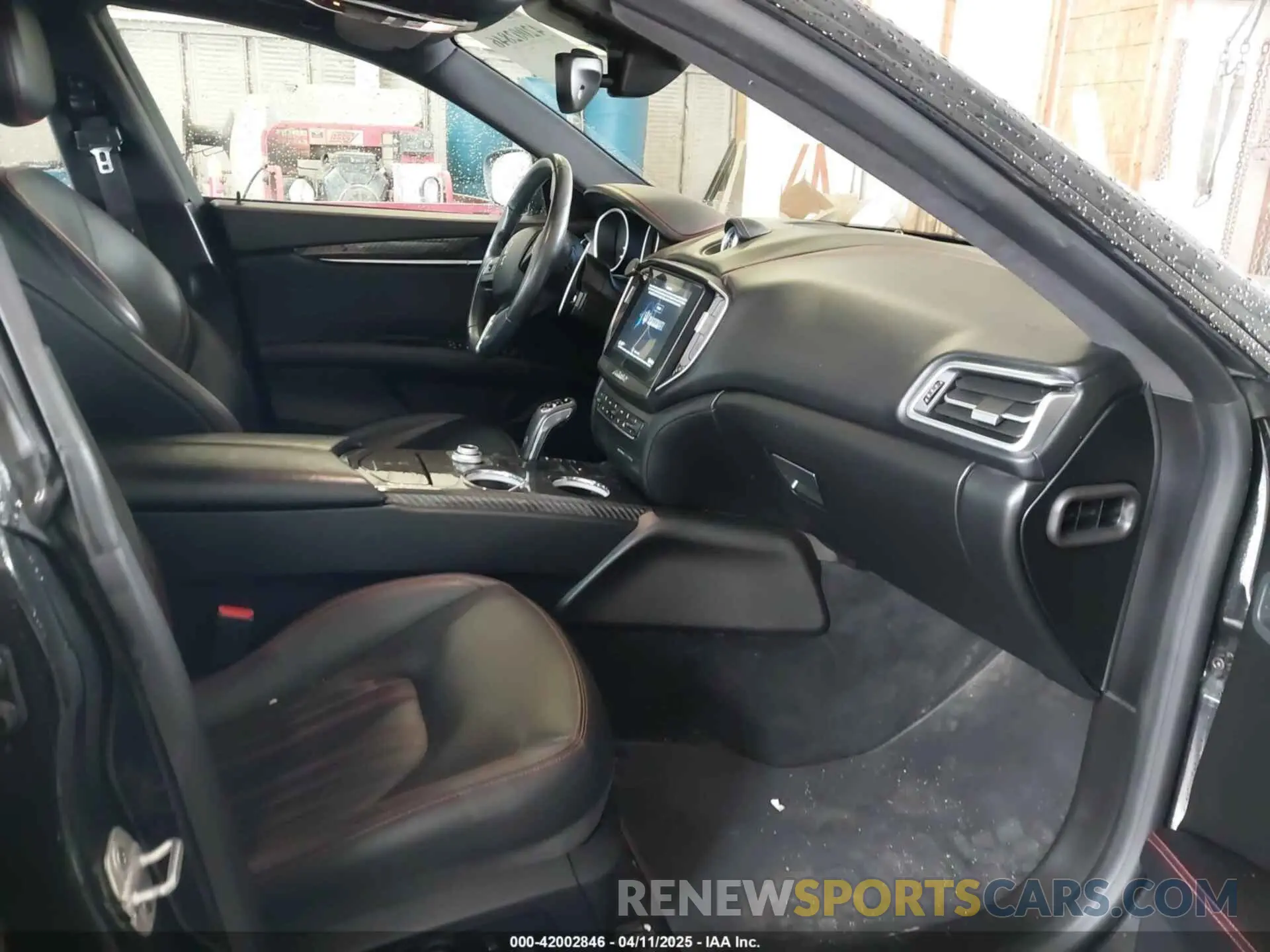 5 Photograph of a damaged car ZAM57YTA2K1311183 MASERATI GHIBLI 2019