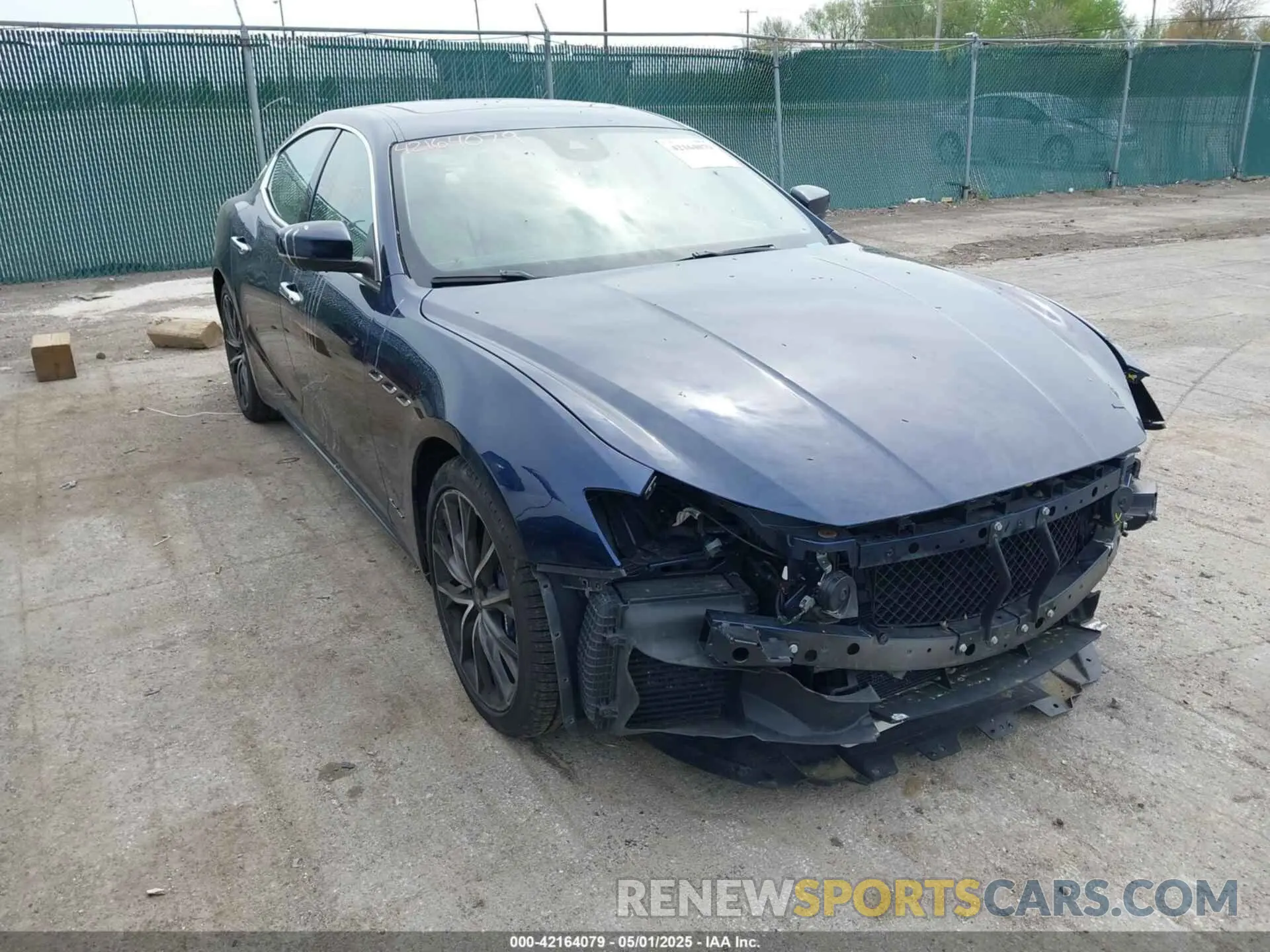 1 Photograph of a damaged car ZAM57YTL4K1334613 MASERATI GHIBLI 2019