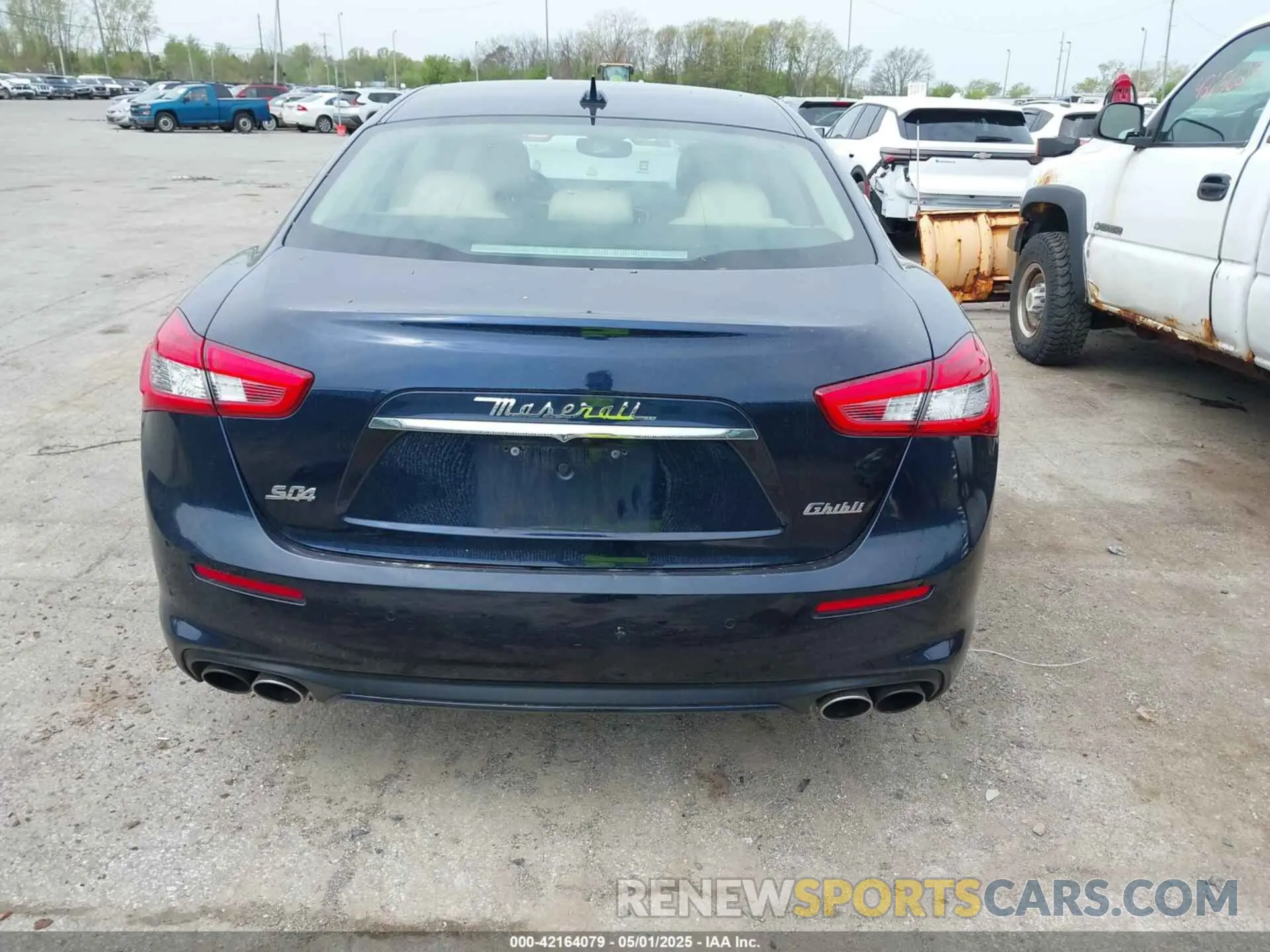 17 Photograph of a damaged car ZAM57YTL4K1334613 MASERATI GHIBLI 2019