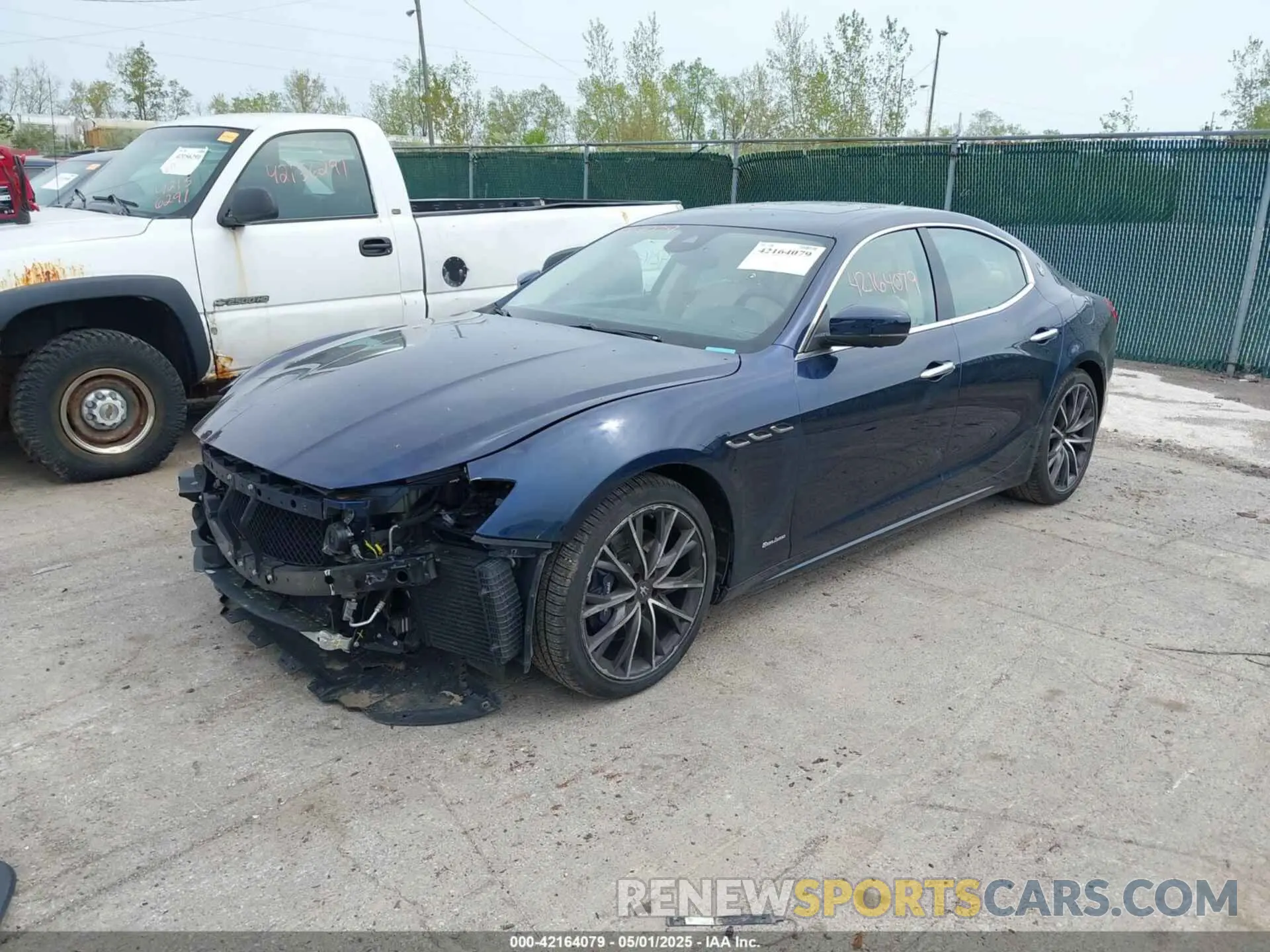 2 Photograph of a damaged car ZAM57YTL4K1334613 MASERATI GHIBLI 2019