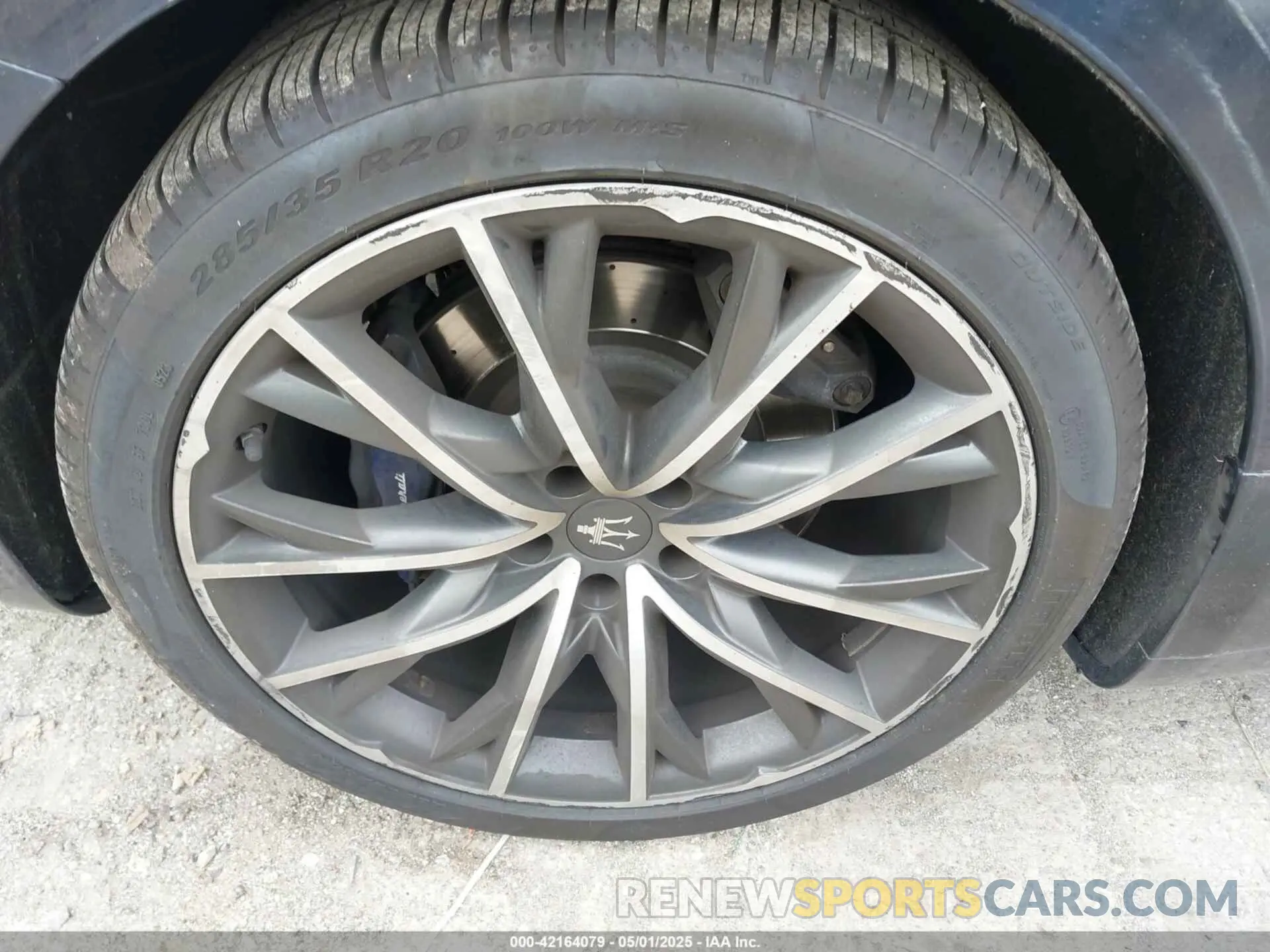 22 Photograph of a damaged car ZAM57YTL4K1334613 MASERATI GHIBLI 2019
