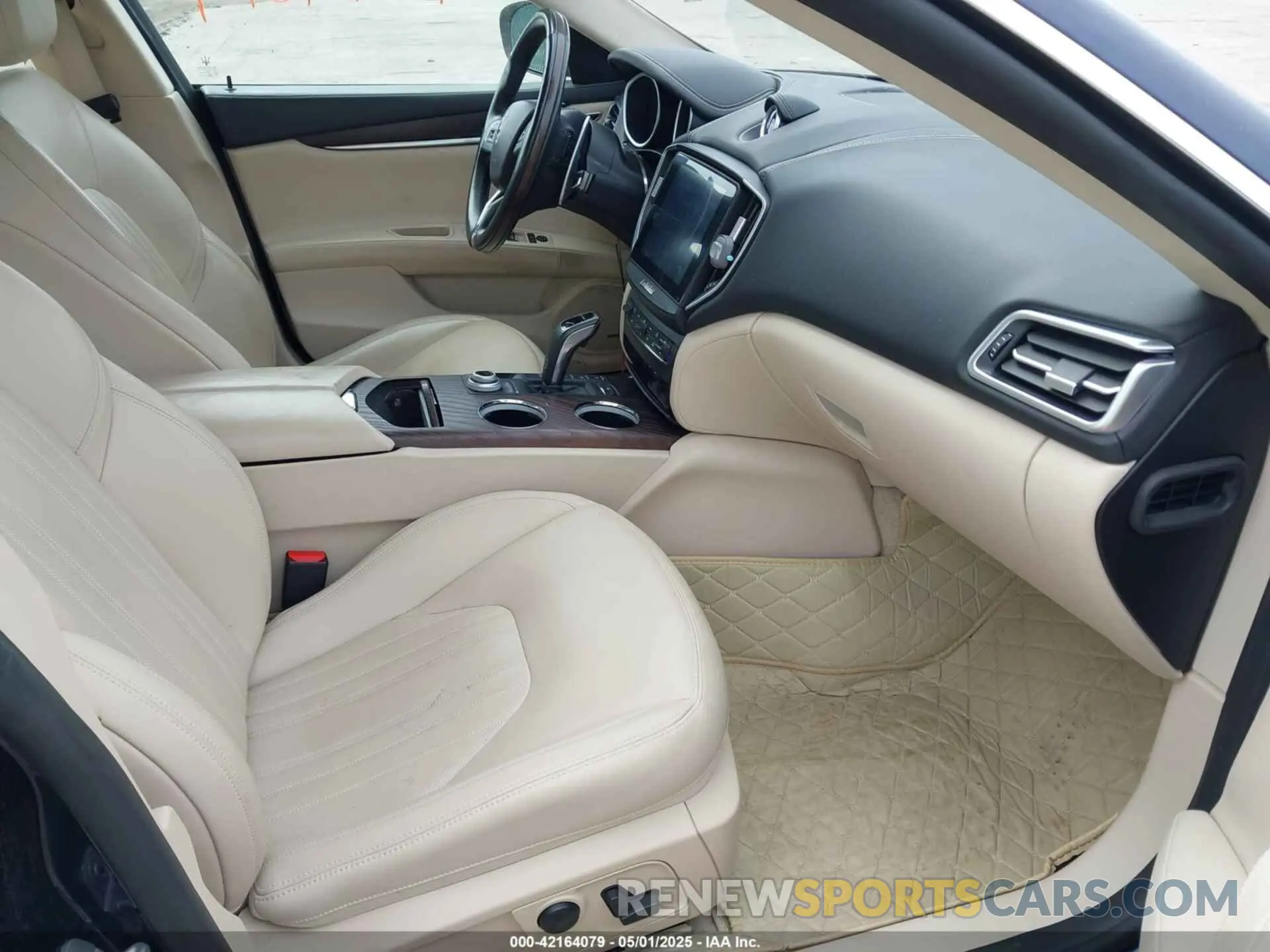 5 Photograph of a damaged car ZAM57YTL4K1334613 MASERATI GHIBLI 2019