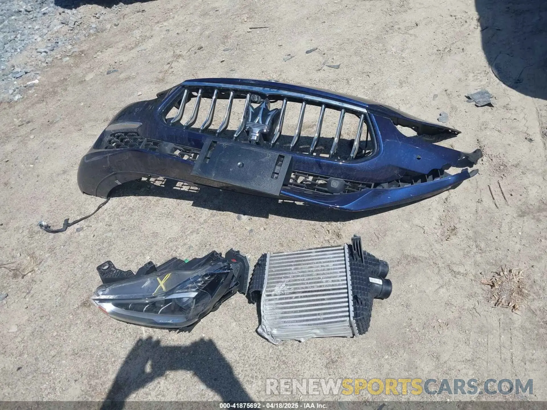 12 Photograph of a damaged car ZAM57YTLXK1338200 MASERATI GHIBLI 2019