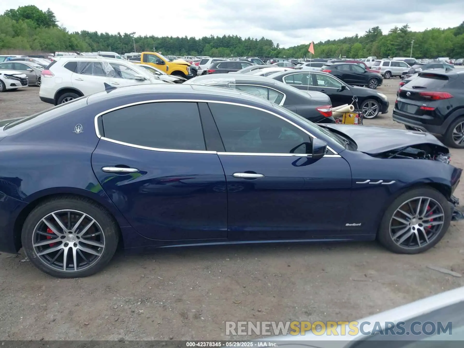 13 Photograph of a damaged car ZAM57YTS6K1313320 MASERATI GHIBLI 2019