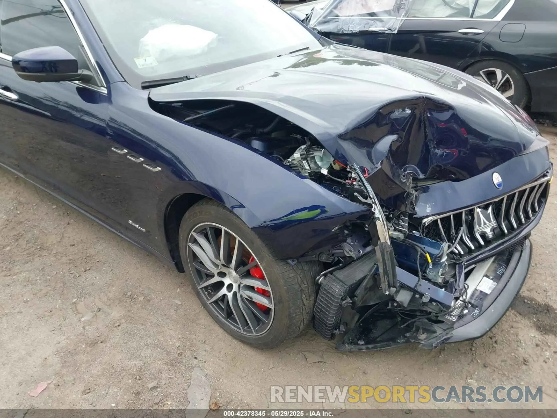 17 Photograph of a damaged car ZAM57YTS6K1313320 MASERATI GHIBLI 2019