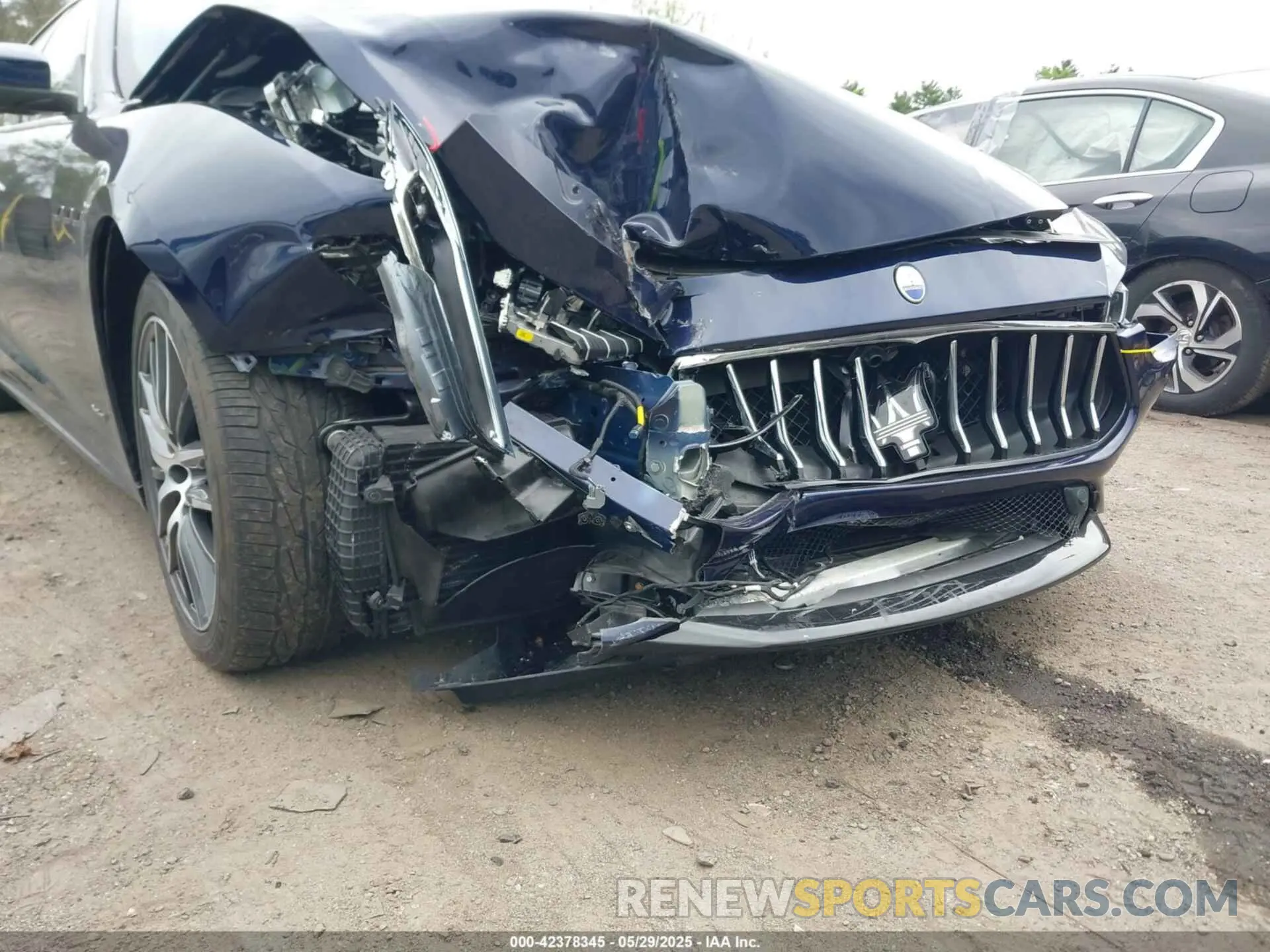 18 Photograph of a damaged car ZAM57YTS6K1313320 MASERATI GHIBLI 2019