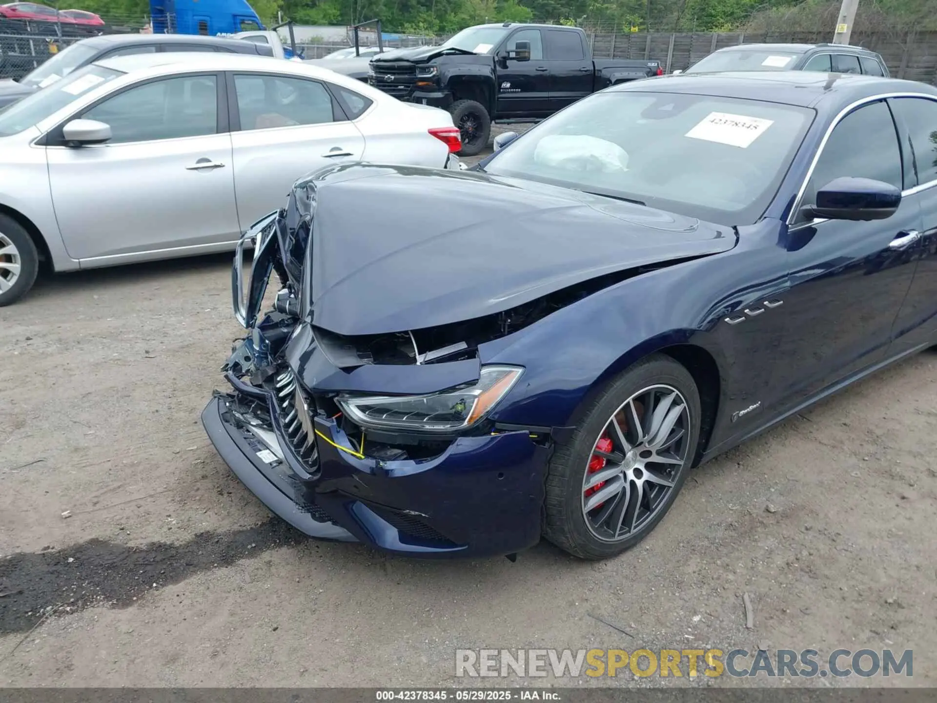 19 Photograph of a damaged car ZAM57YTS6K1313320 MASERATI GHIBLI 2019