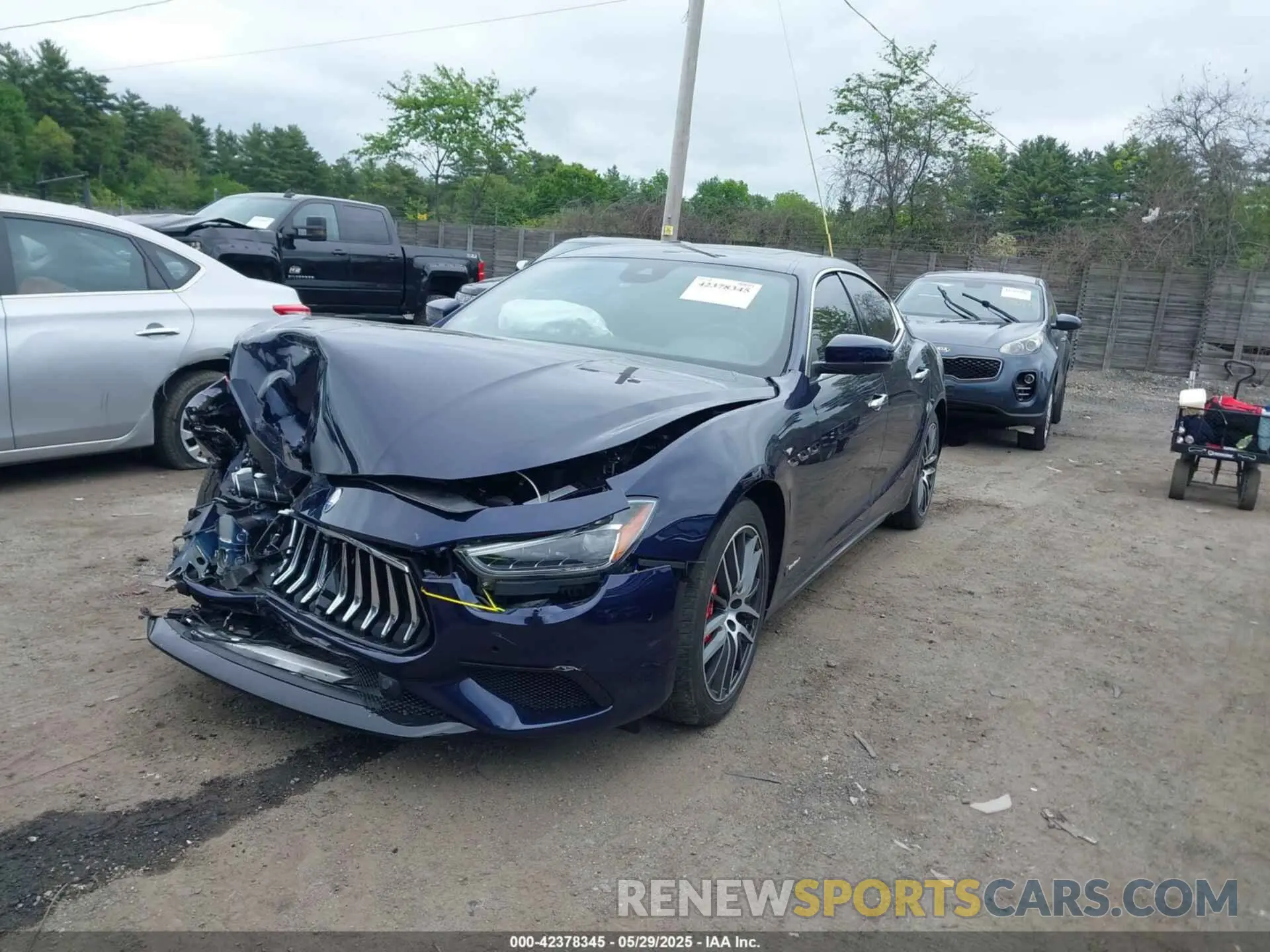 2 Photograph of a damaged car ZAM57YTS6K1313320 MASERATI GHIBLI 2019