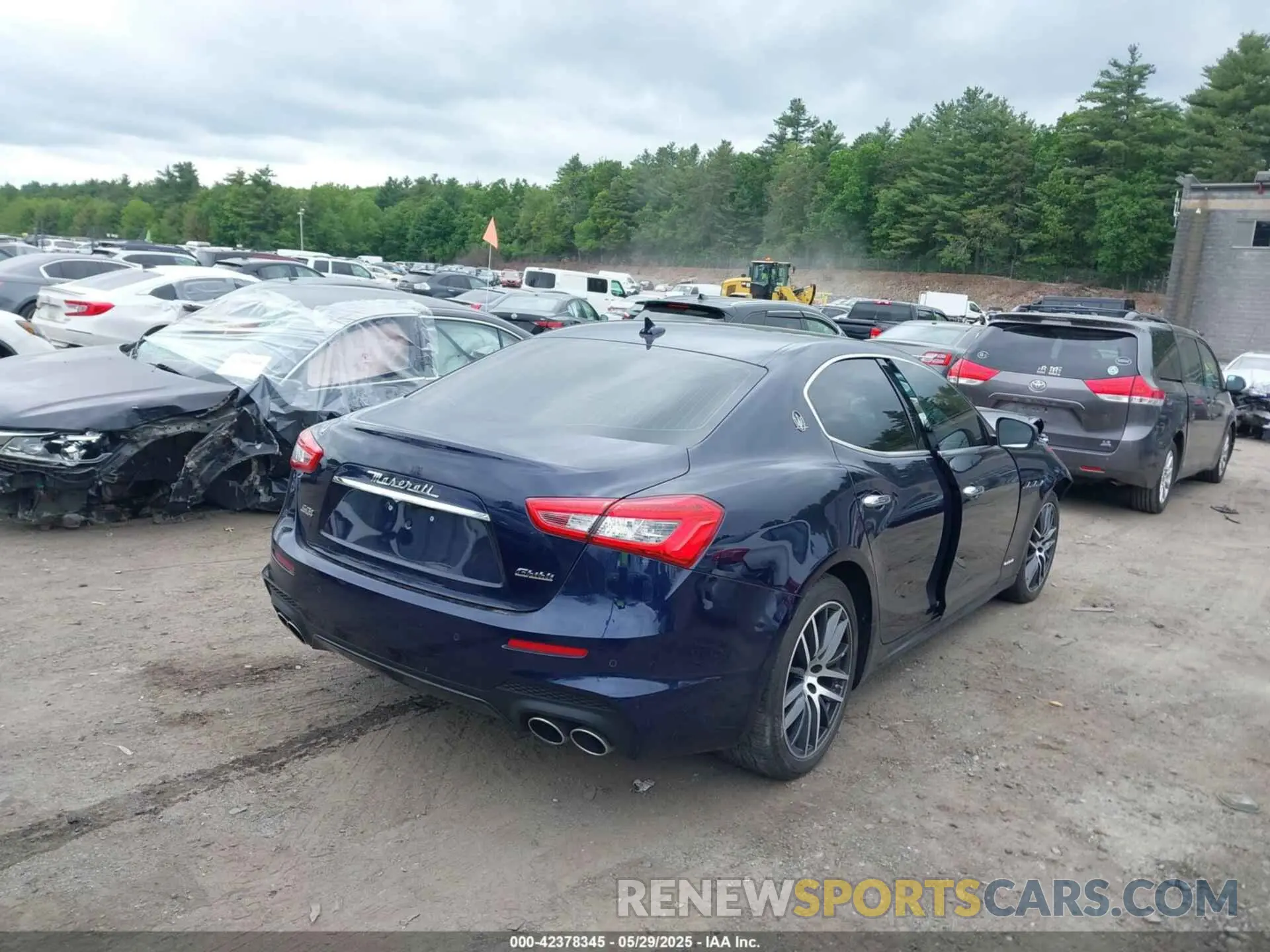 4 Photograph of a damaged car ZAM57YTS6K1313320 MASERATI GHIBLI 2019