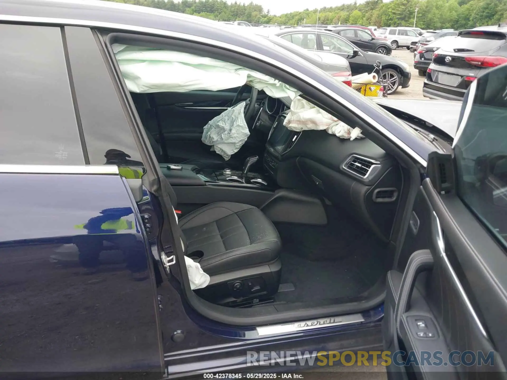 5 Photograph of a damaged car ZAM57YTS6K1313320 MASERATI GHIBLI 2019