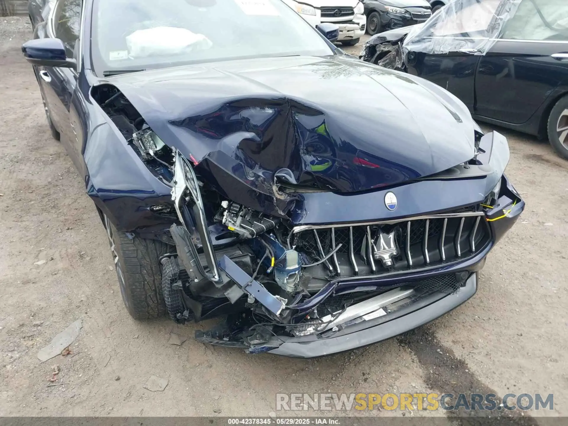 6 Photograph of a damaged car ZAM57YTS6K1313320 MASERATI GHIBLI 2019
