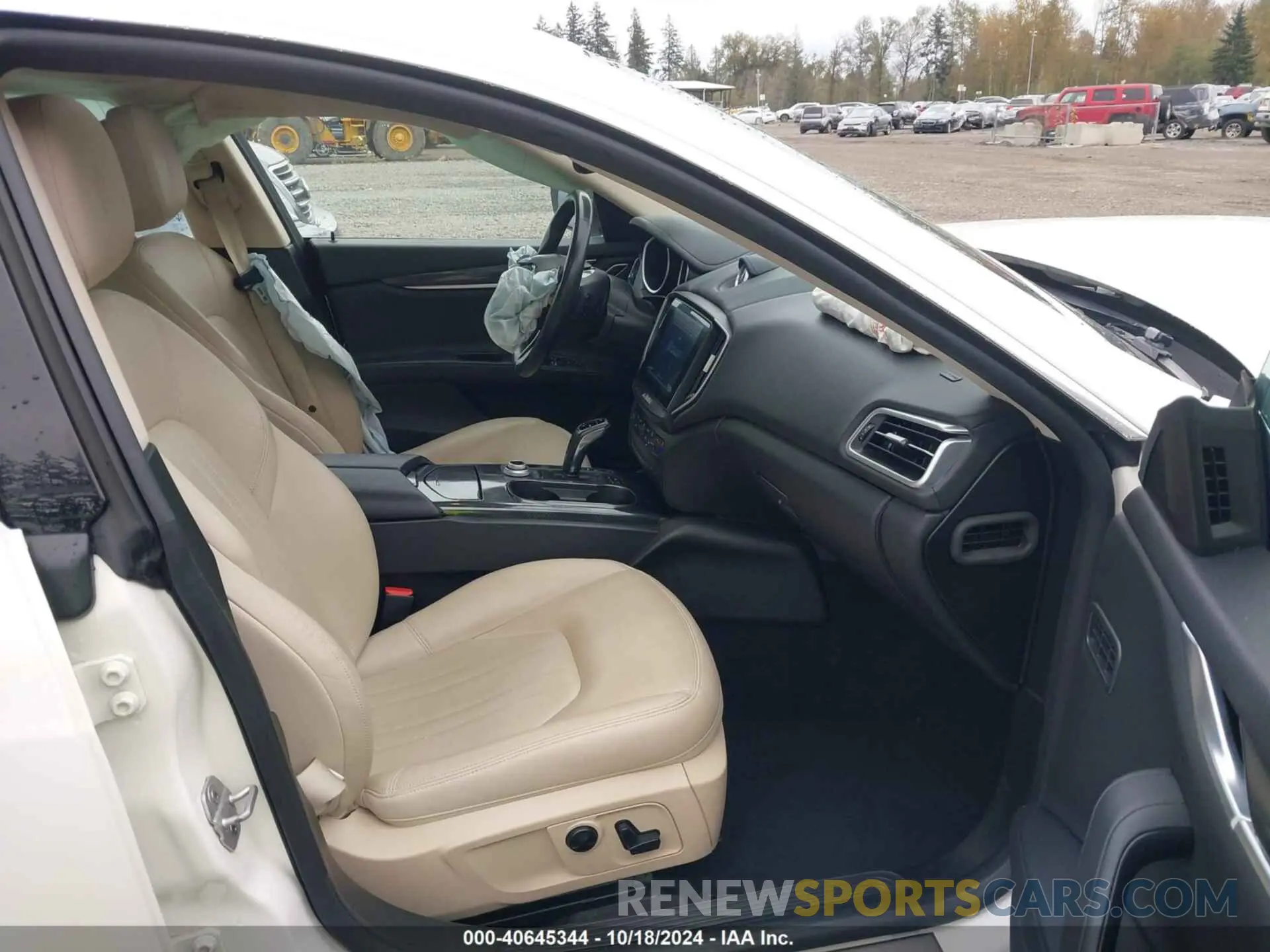 5 Photograph of a damaged car ZAM57XSA4L1344425 MASERATI GHIBLI 2020