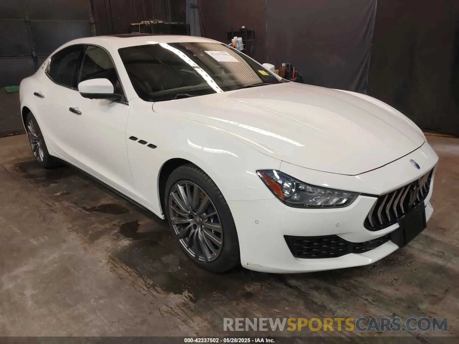1 Photograph of a damaged car ZAM57YTAXL1354588 MASERATI GHIBLI 2020