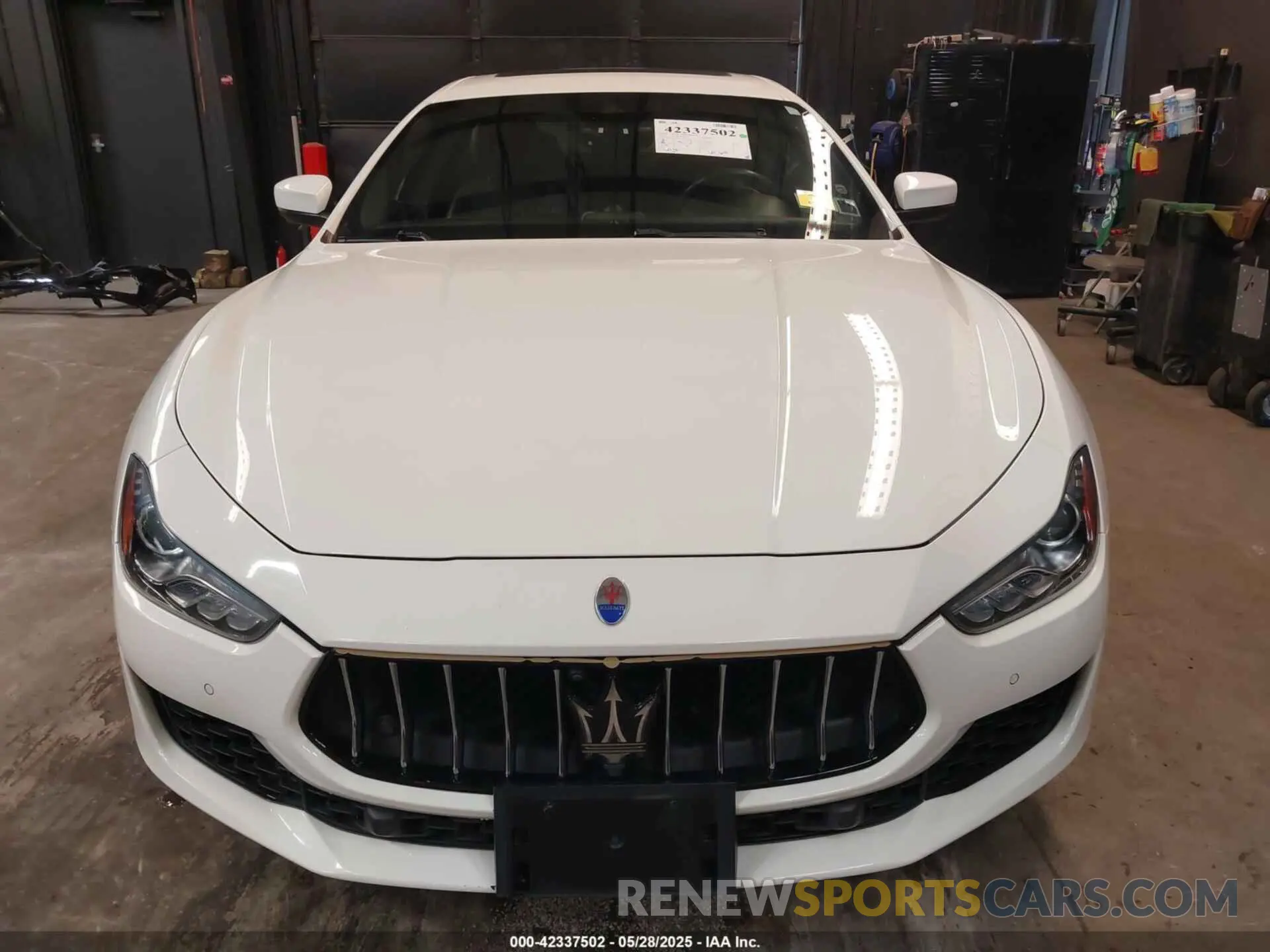 12 Photograph of a damaged car ZAM57YTAXL1354588 MASERATI GHIBLI 2020