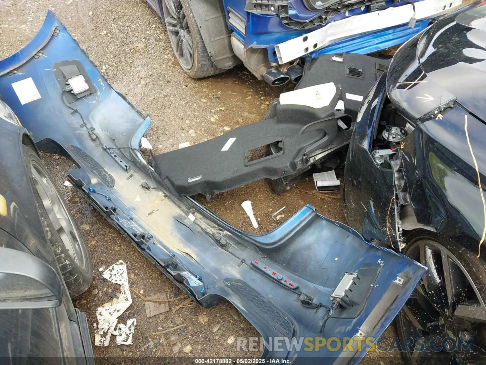 12 Photograph of a damaged car ZAM57YTS9L1353960 MASERATI GHIBLI 2020