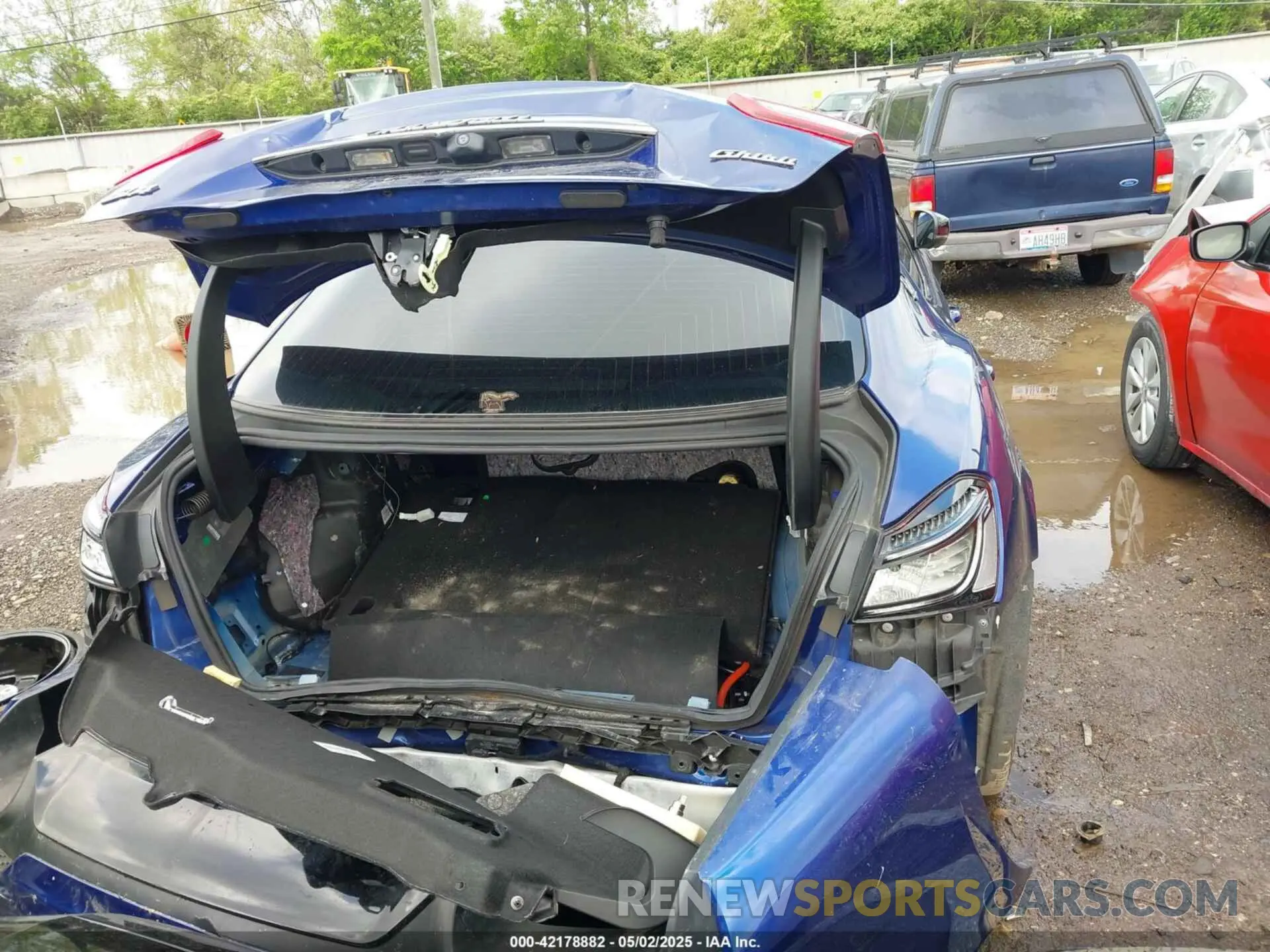 17 Photograph of a damaged car ZAM57YTS9L1353960 MASERATI GHIBLI 2020