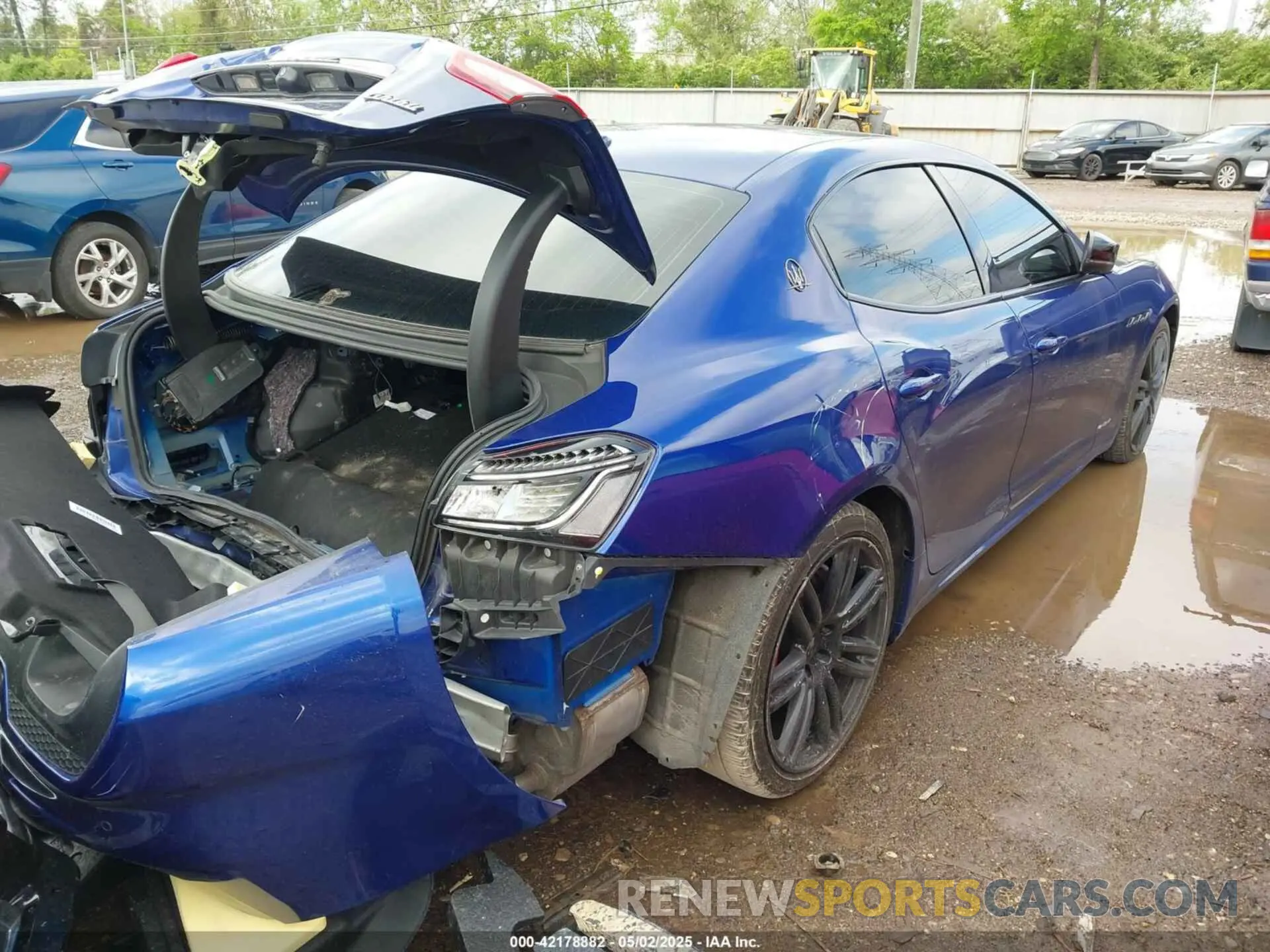 4 Photograph of a damaged car ZAM57YTS9L1353960 MASERATI GHIBLI 2020