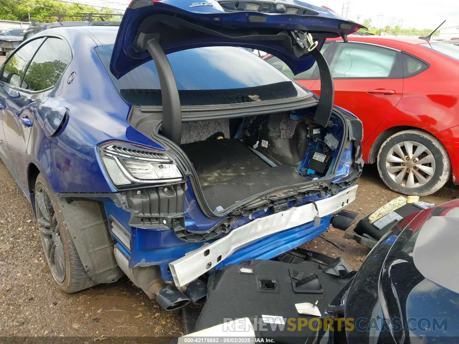 6 Photograph of a damaged car ZAM57YTS9L1353960 MASERATI GHIBLI 2020