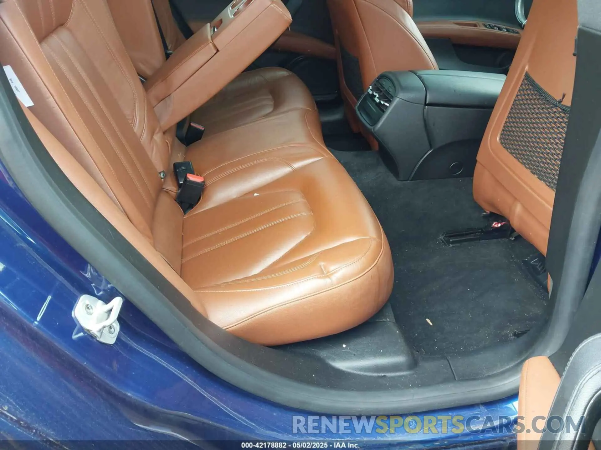 8 Photograph of a damaged car ZAM57YTS9L1353960 MASERATI GHIBLI 2020