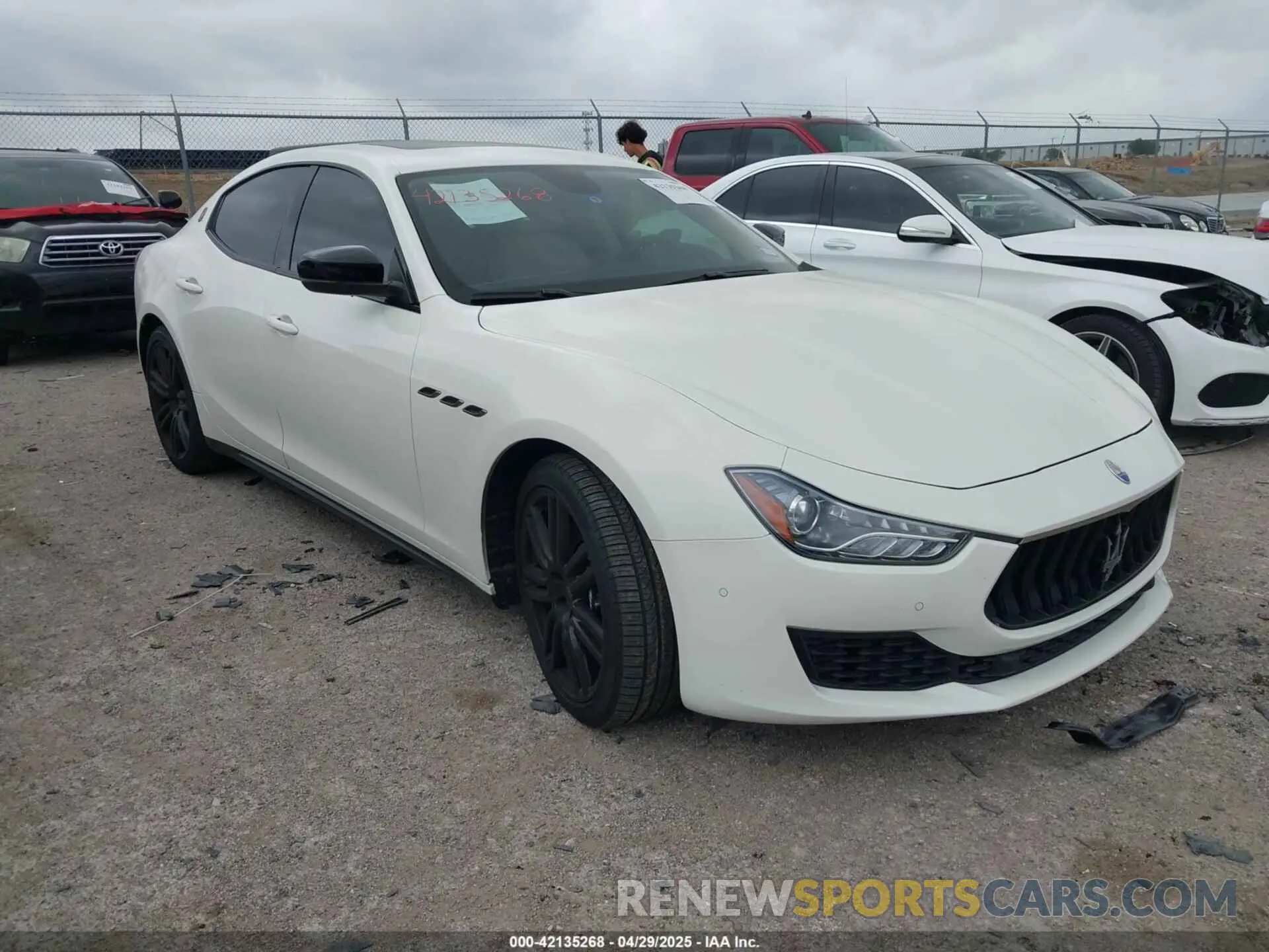 1 Photograph of a damaged car ZAM57XSA6M1369960 MASERATI GHIBLI 2021