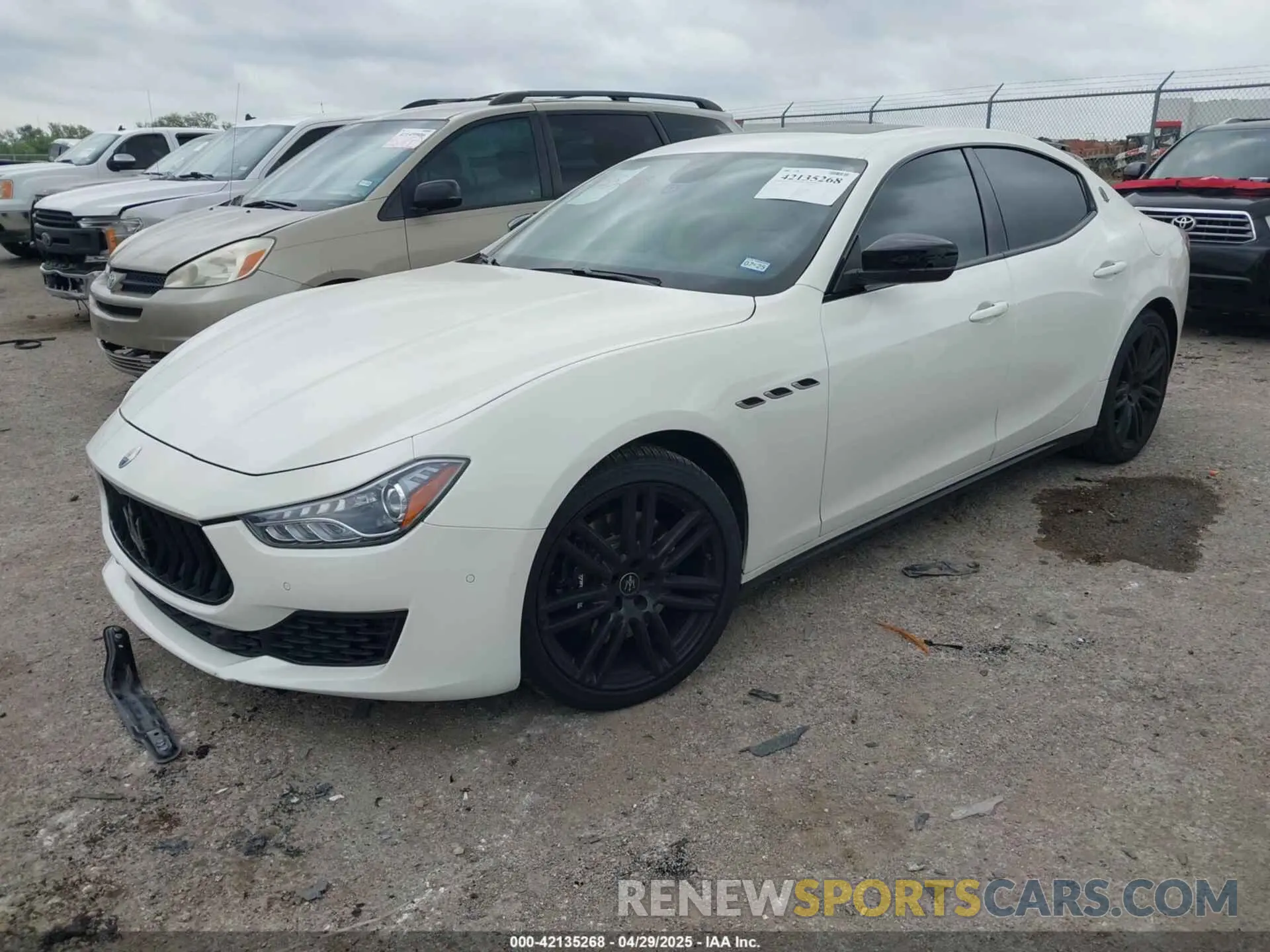 2 Photograph of a damaged car ZAM57XSA6M1369960 MASERATI GHIBLI 2021