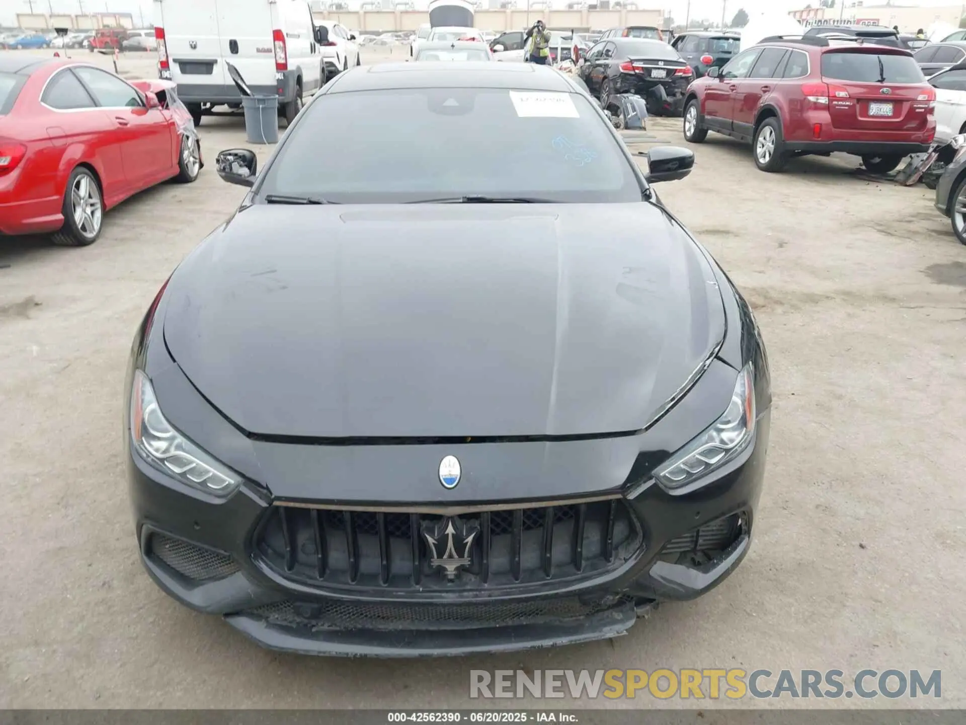 13 Photograph of a damaged car ZAM57YSA3M1365483 MASERATI GHIBLI 2021