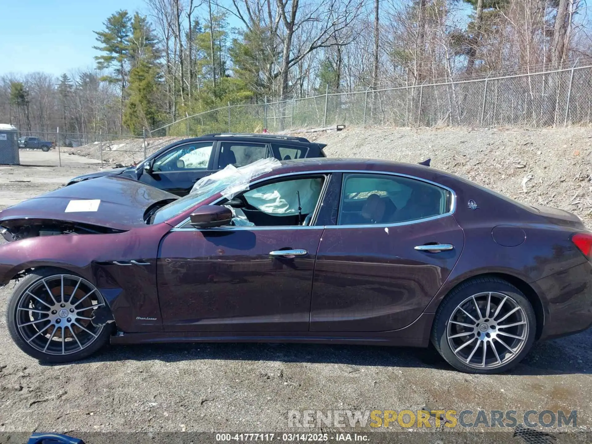 14 Photograph of a damaged car ZAM57YSL1M1362051 MASERATI GHIBLI 2021