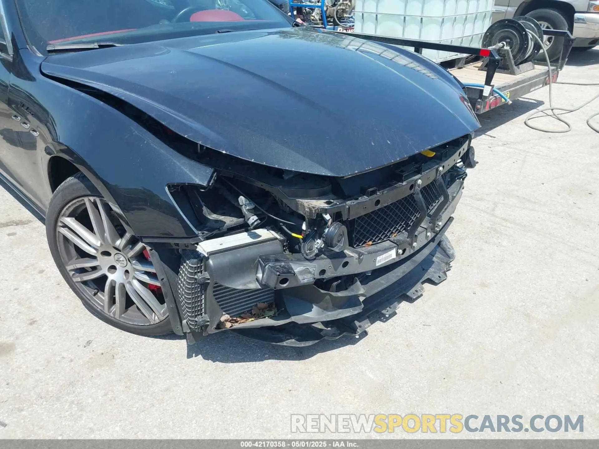 17 Photograph of a damaged car ZAM57YTM4NX394434 MASERATI GHIBLI 2022