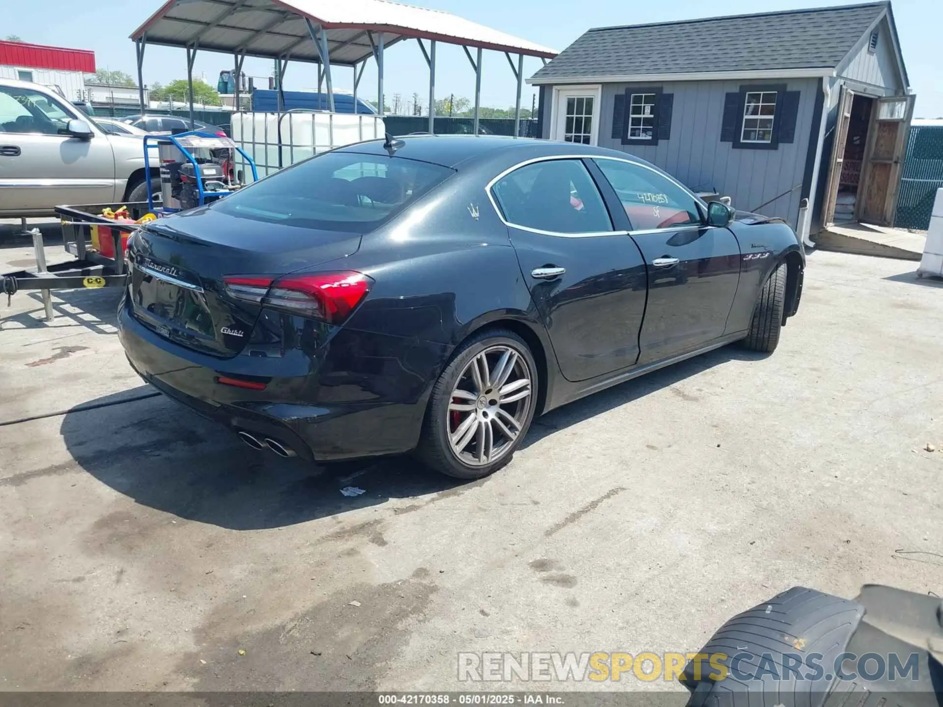 4 Photograph of a damaged car ZAM57YTM4NX394434 MASERATI GHIBLI 2022